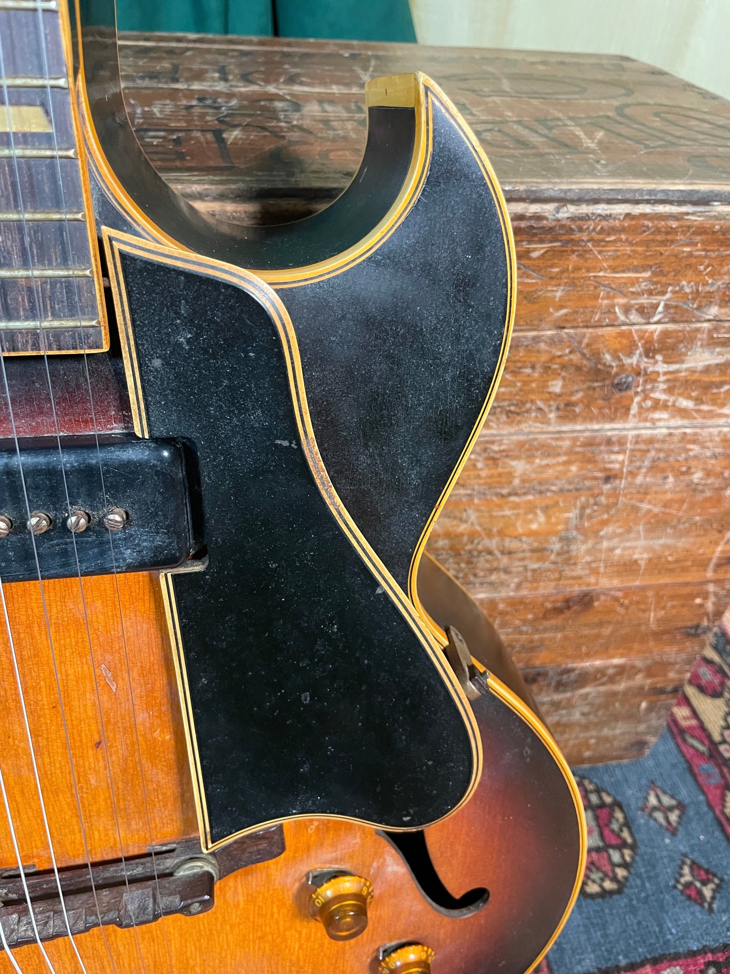 1955 Gibson ES-175 Hollowbody Electric Guitar Sunburst P-90 Pickup w/ HSC
