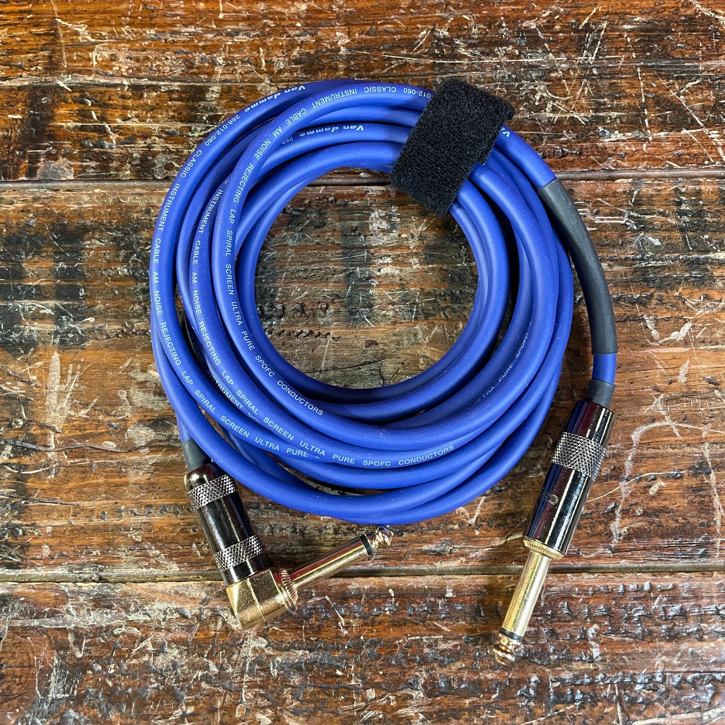 Lava Custom Shop Van Damme Instrument Cable 10 Foot Straight to Right Angle