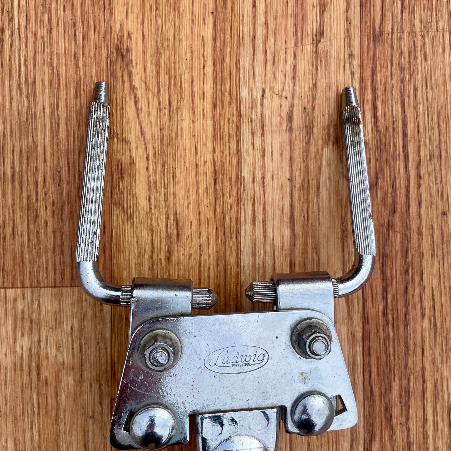 1960s Ludwig No. 781-1C Chrome Retractable Double Tom Holder Hollywood