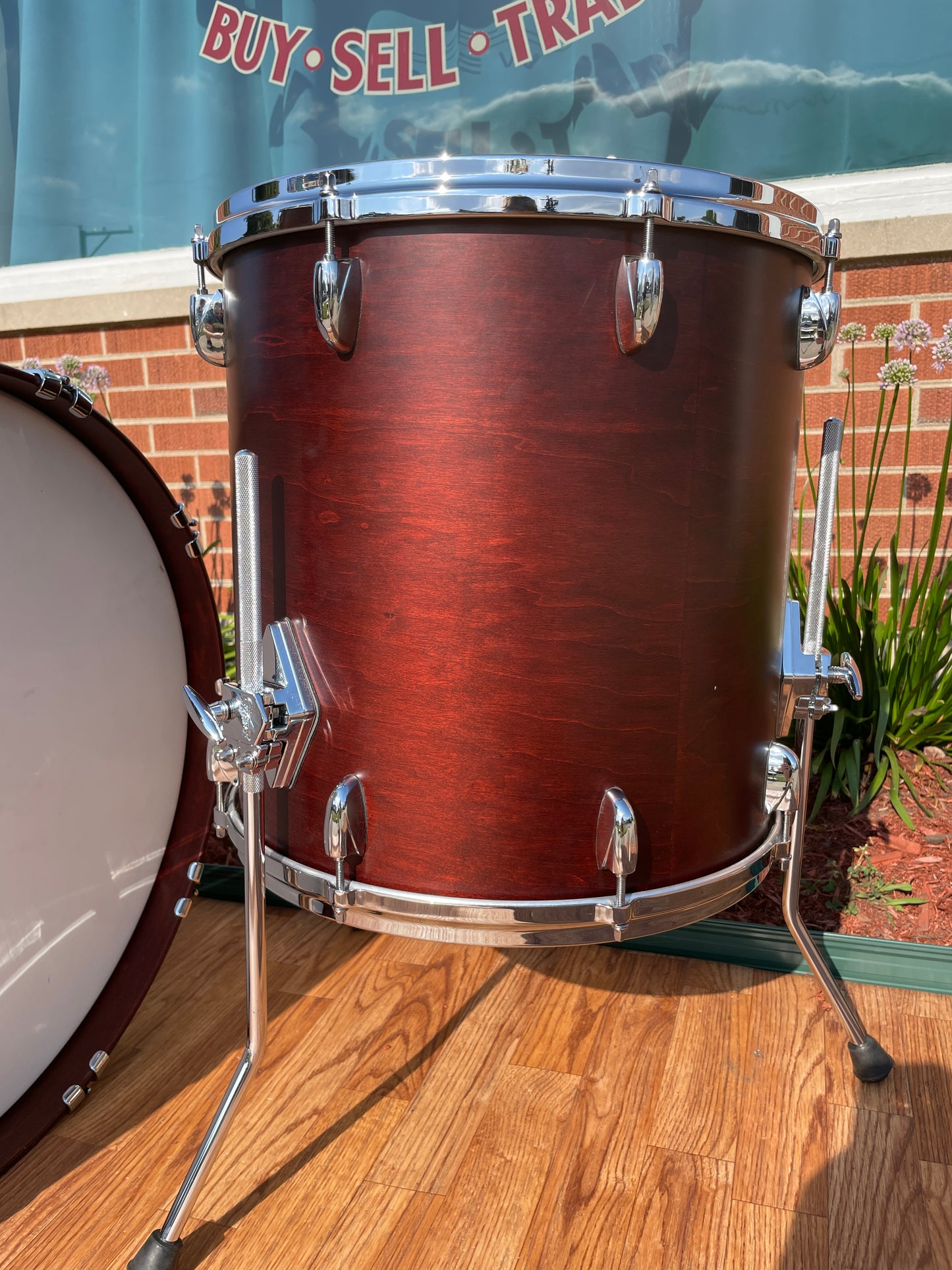 Gretsch USA Custom Drum Set Satin Walnut 22/13/16