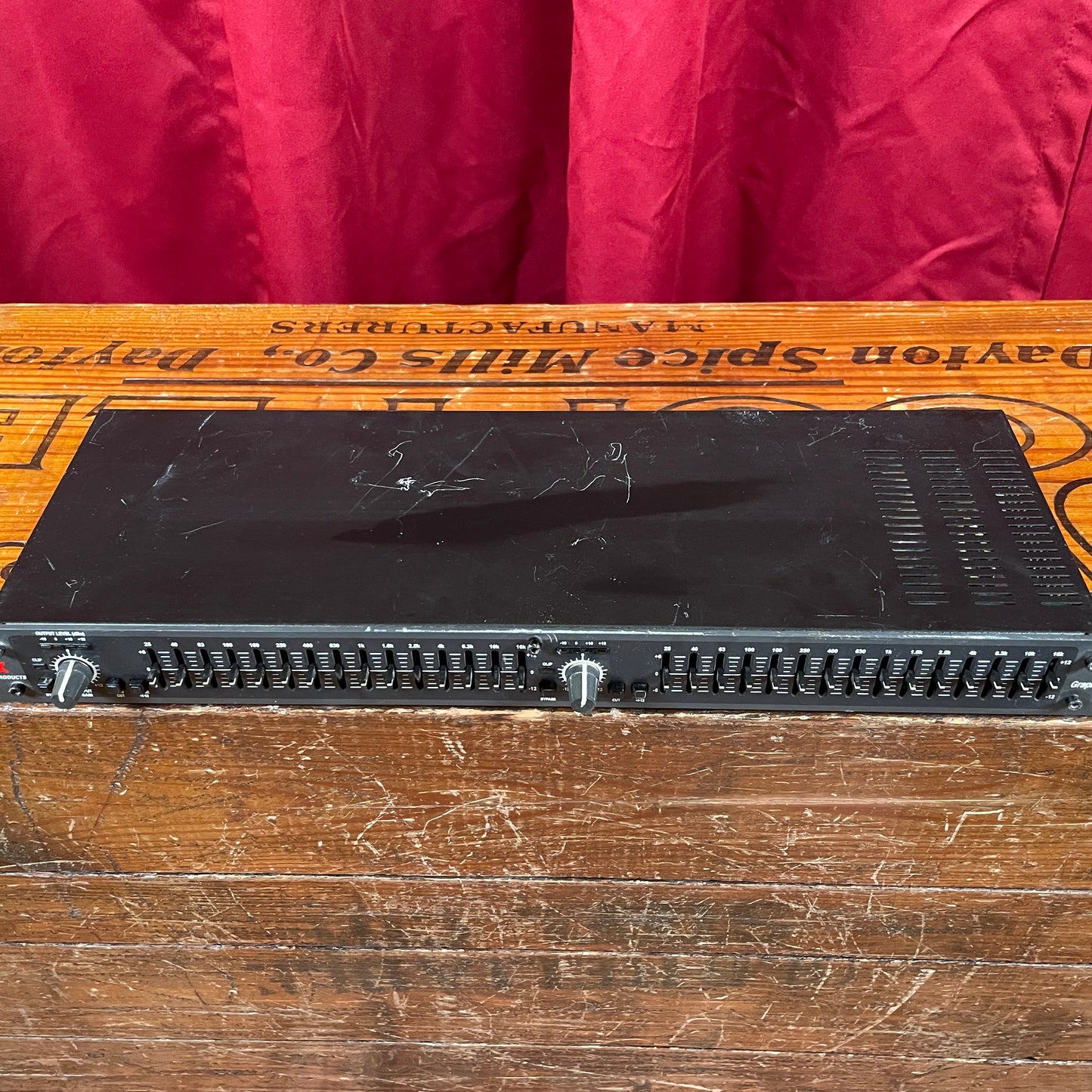 dbx 215 Dual Channel 15-Band Graphic Equalizer