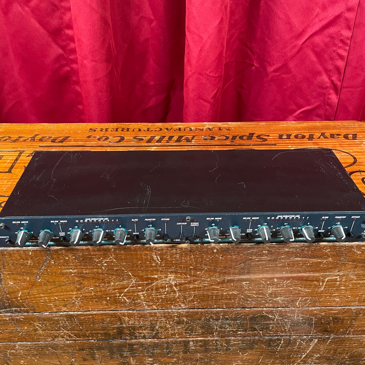 dbx 166A 2-Channel Compressor/Limiter