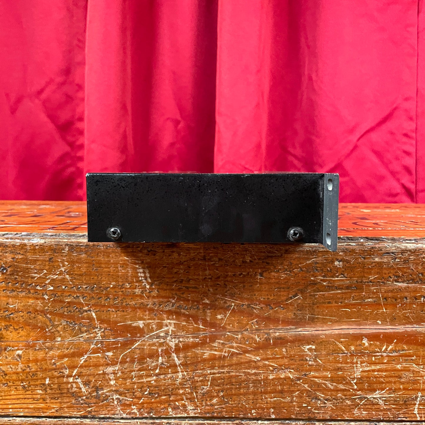 dbx 223 Stereo 2-Way / Mono 3-Way Crossover