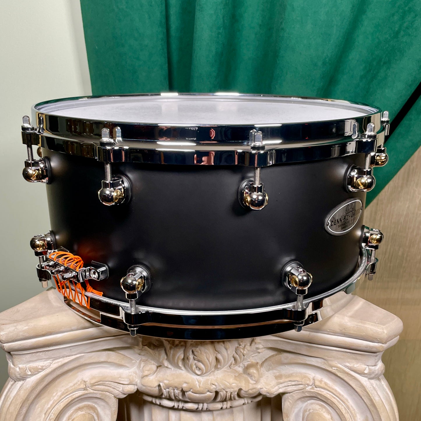 Pearl Dennis Chambers Signature Series 6.5x14 Maple Snare Drum Black
