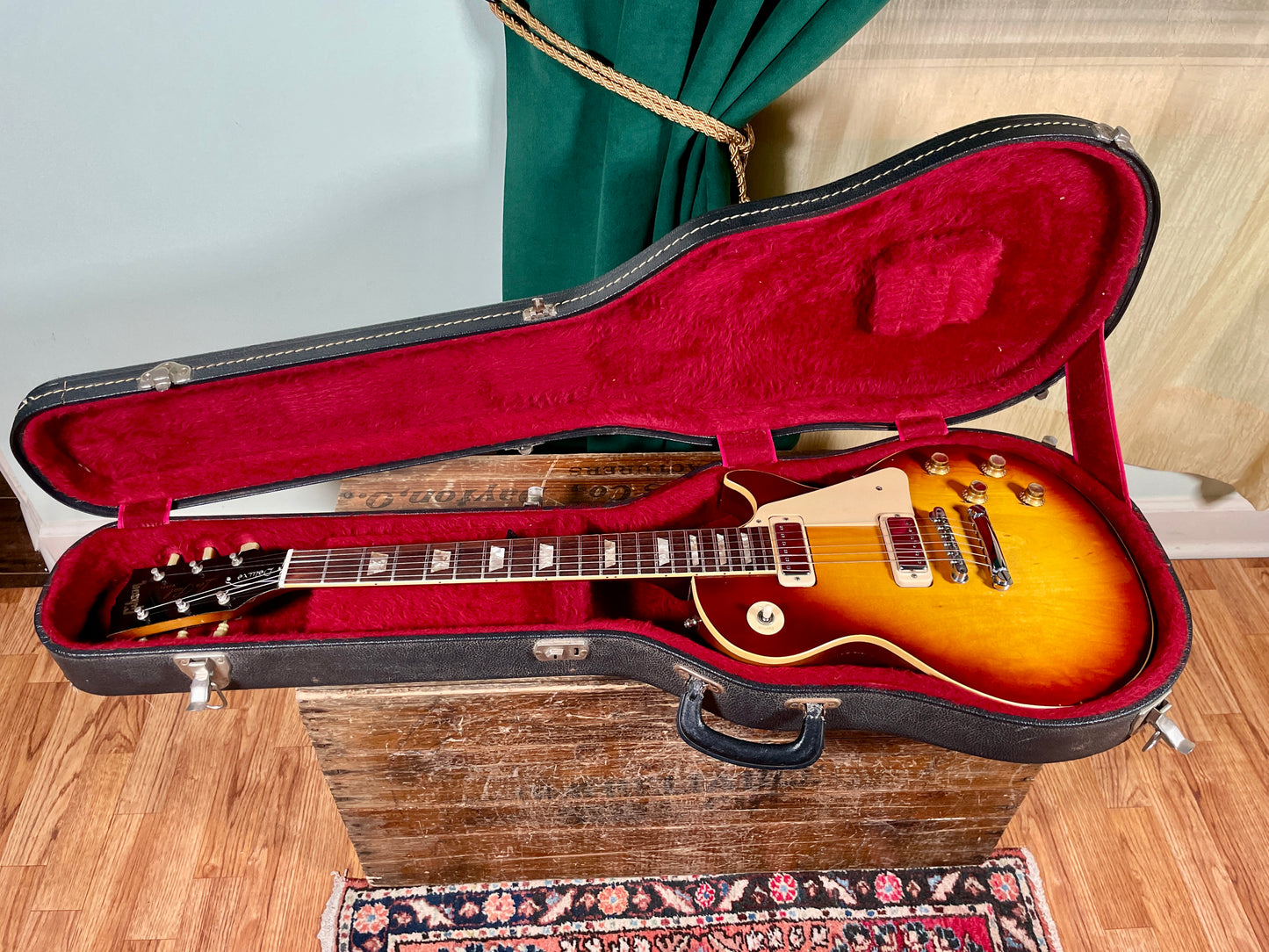 1973 Gibson Les Paul Deluxe Sunburst Guitar w/ OHSC