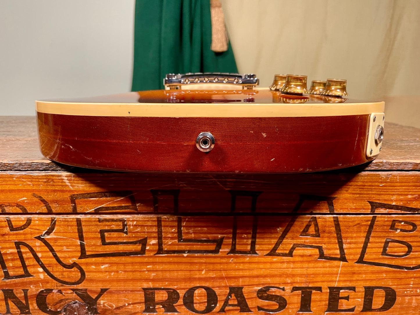 1973 Gibson Les Paul Deluxe Sunburst Guitar w/ OHSC
