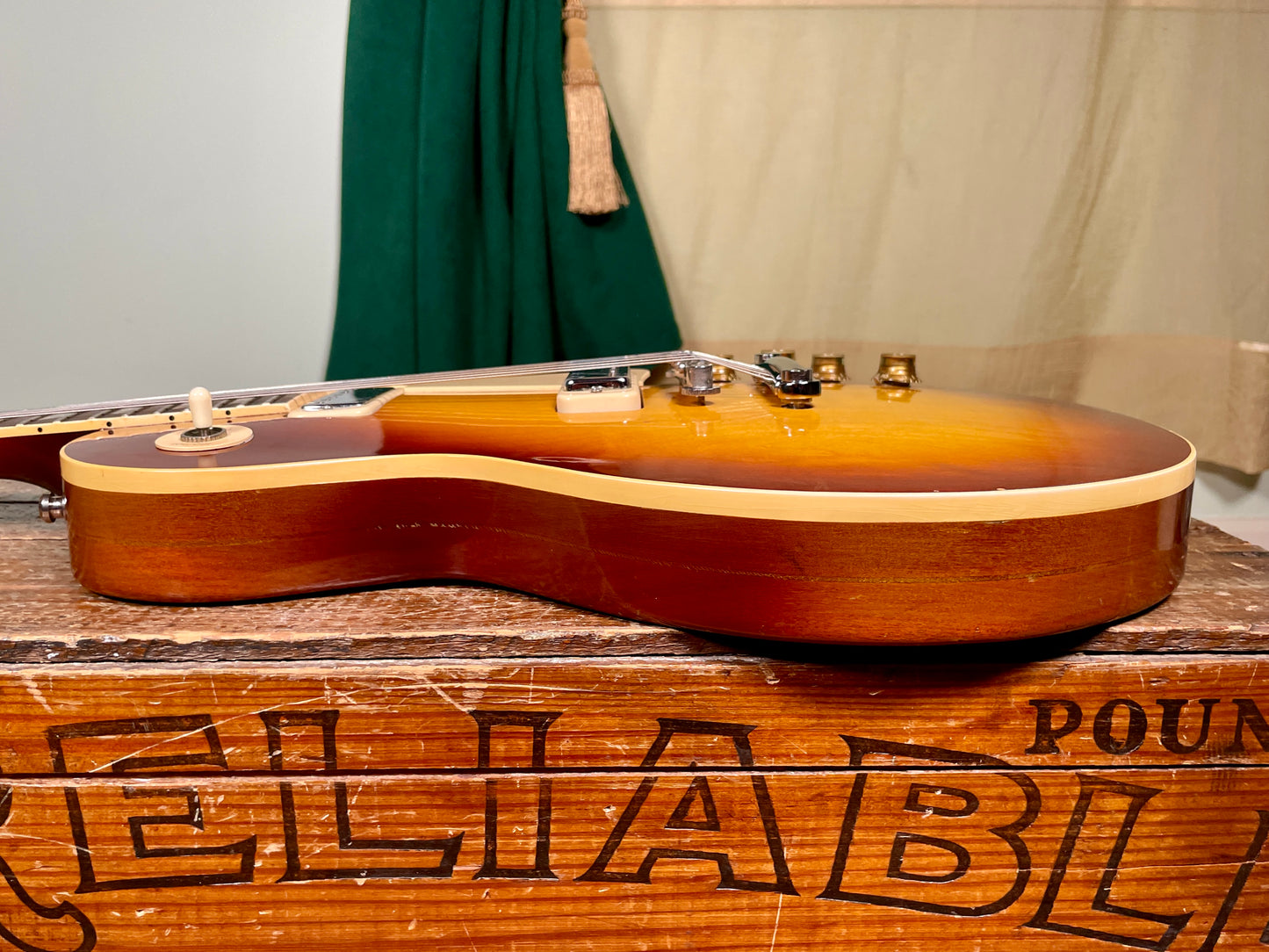 1973 Gibson Les Paul Deluxe Sunburst Guitar w/ OHSC