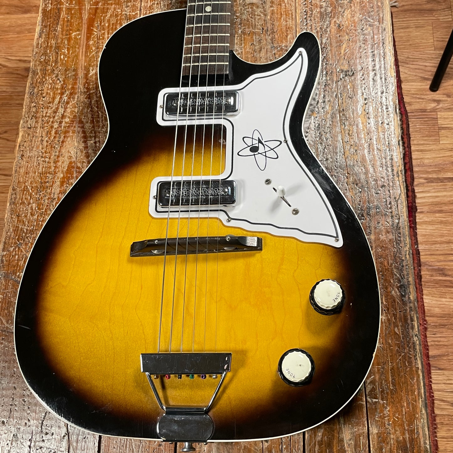 1960s Harmony H46 Stratotone "Mars" Electric Guitar Sunburst