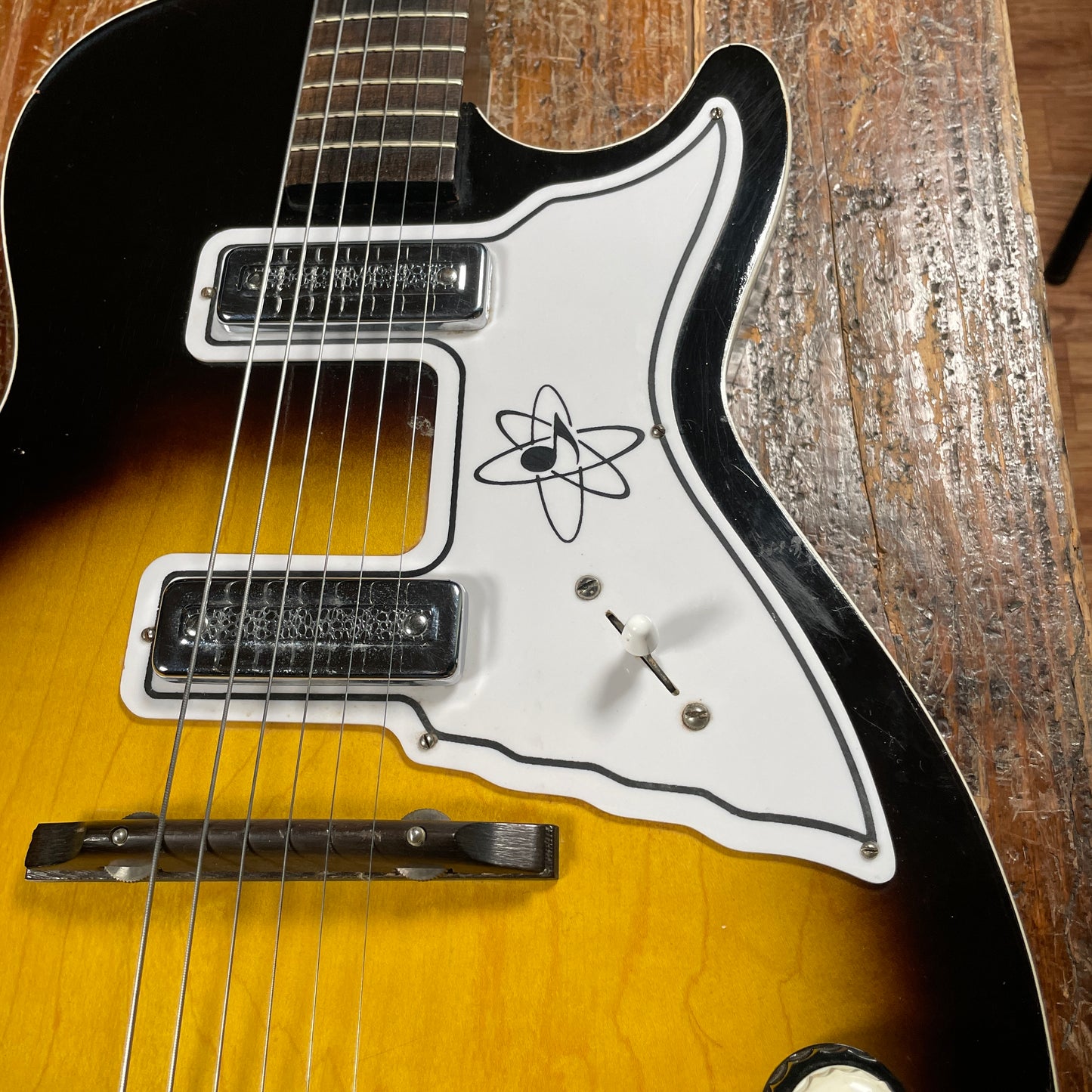 1960s Harmony H46 Stratotone "Mars" Electric Guitar Sunburst