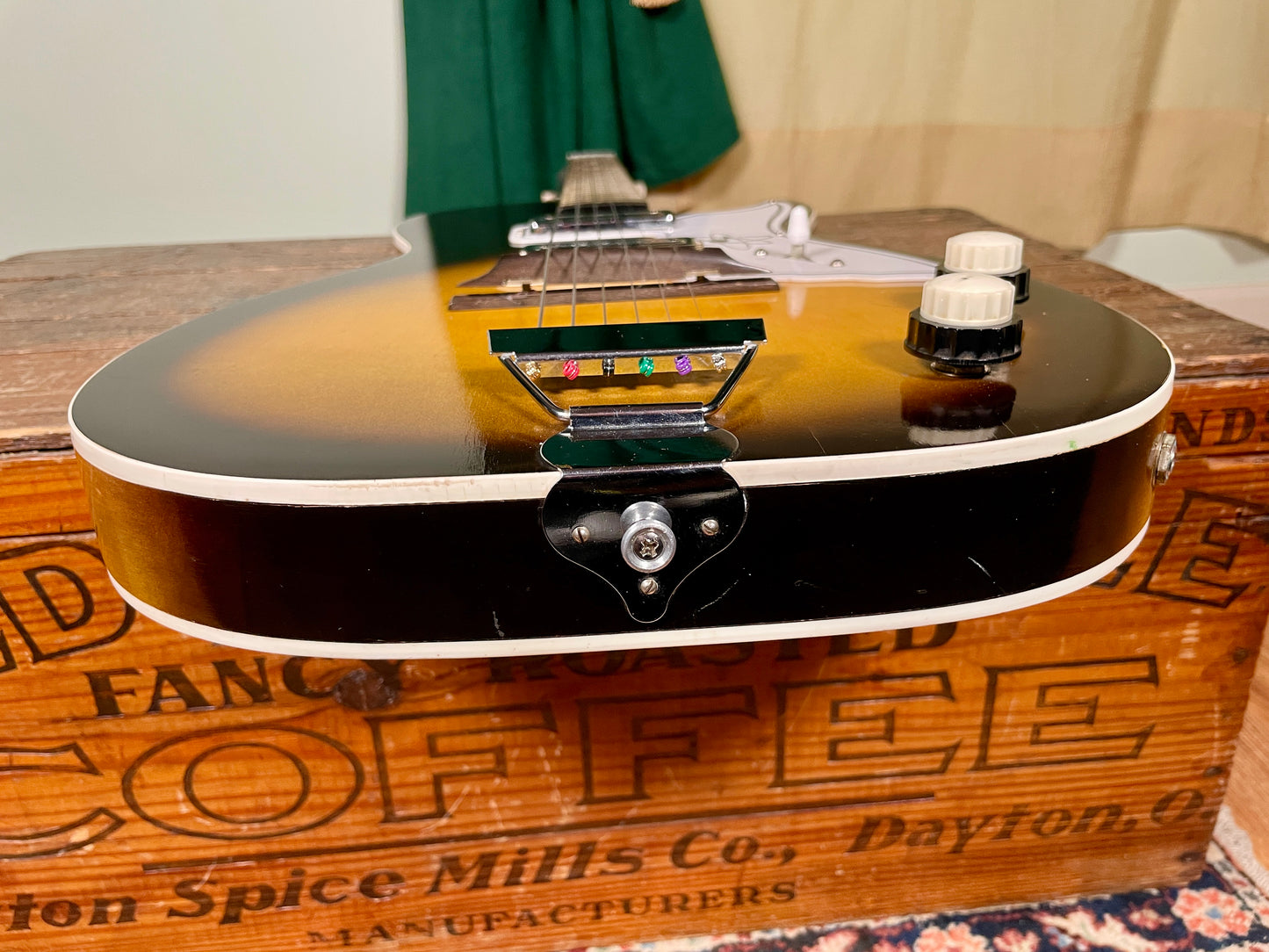 1960s Harmony H46 Stratotone "Mars" Electric Guitar Sunburst