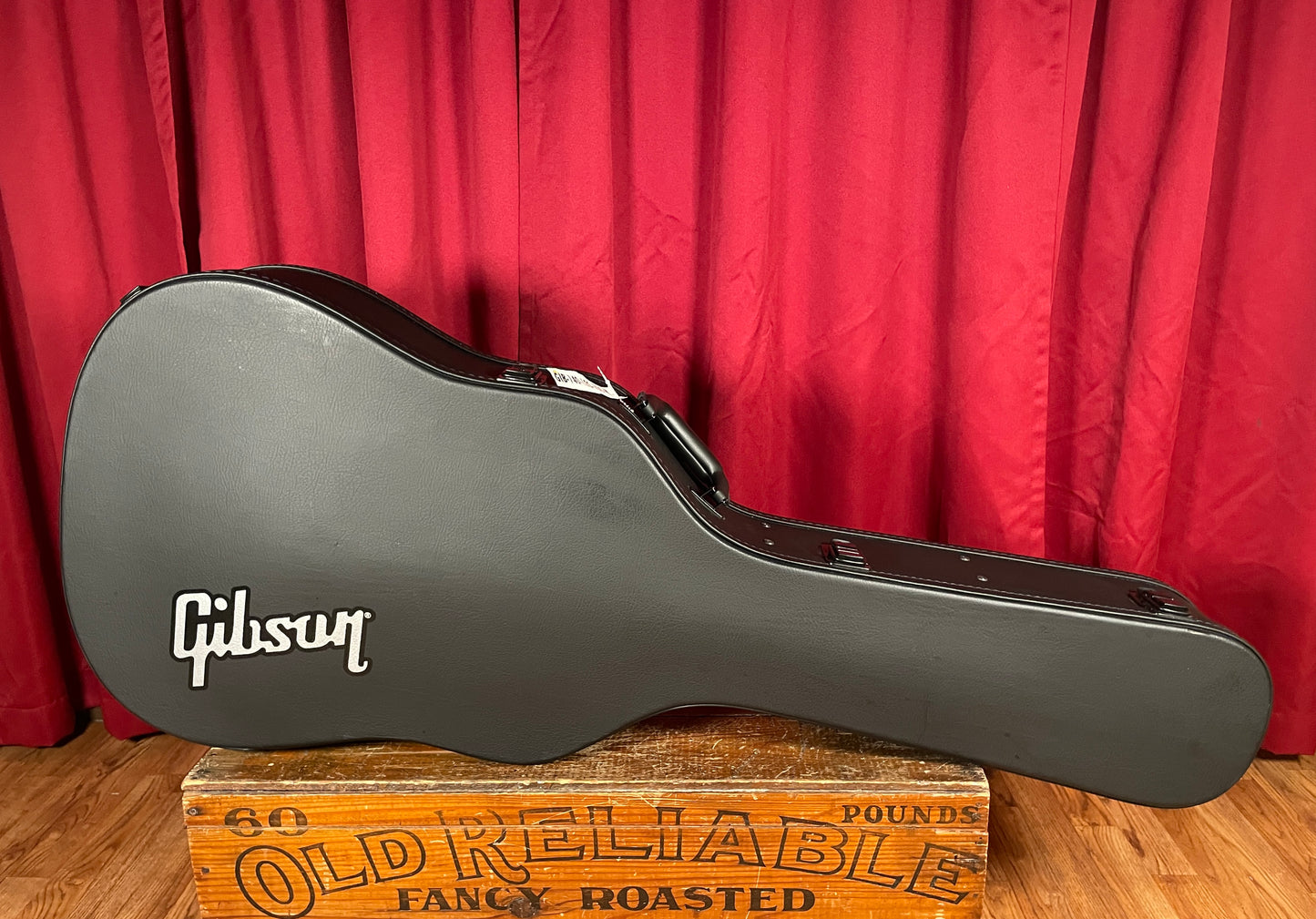 2022 Gibson J-45 Studio Walnut Acoustic Guitar Antique Natural w/ OHSC
