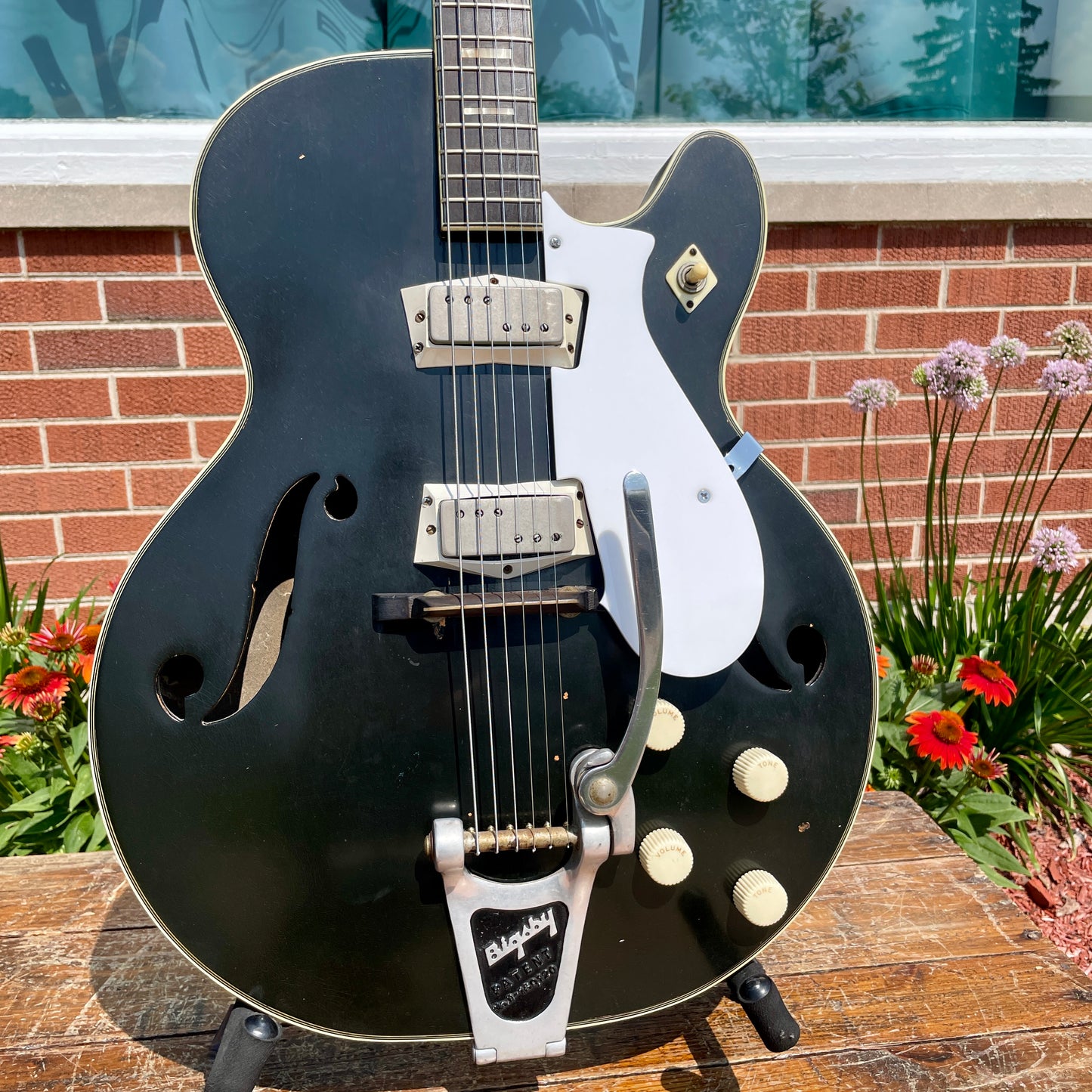 1960s Silvertone Model 1446 Chris Isaak Electric Guitar Black
