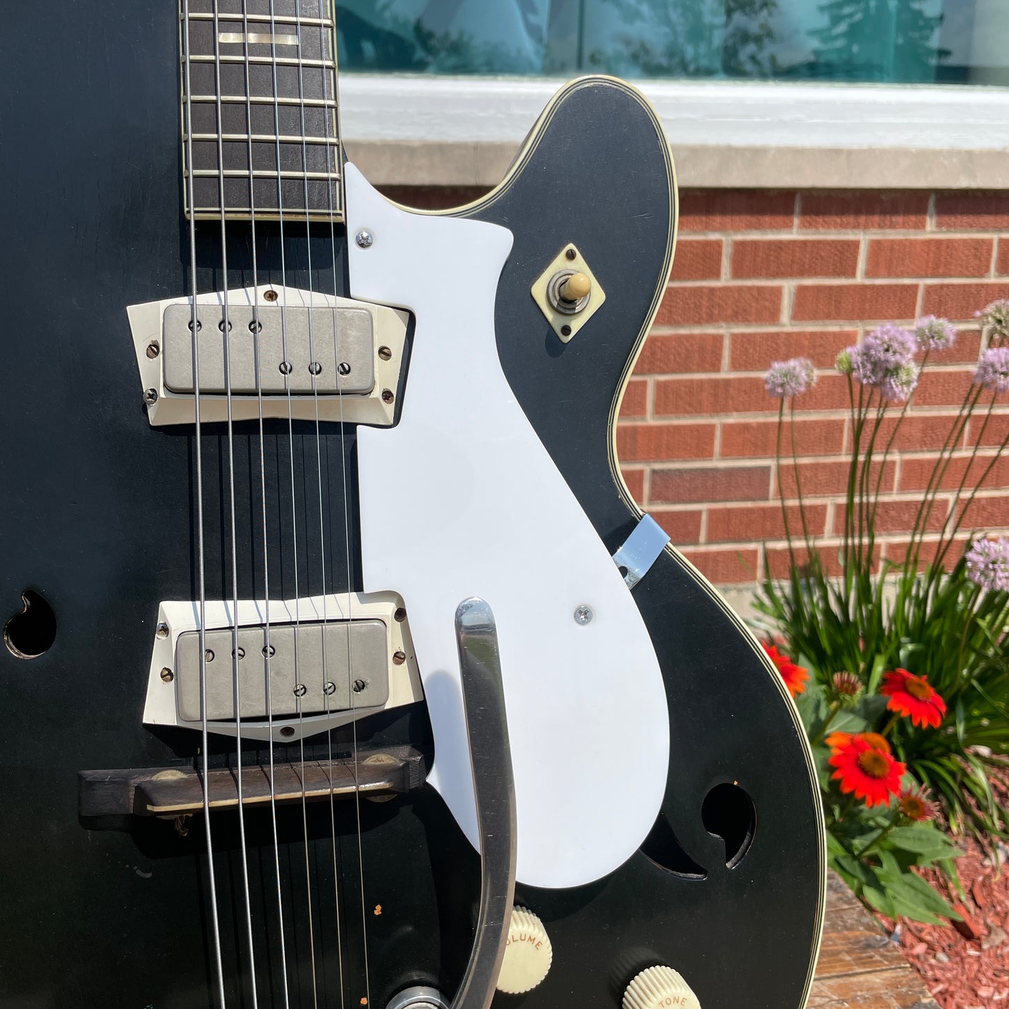 1960s Silvertone Model 1446 Chris Isaak Electric Guitar Black