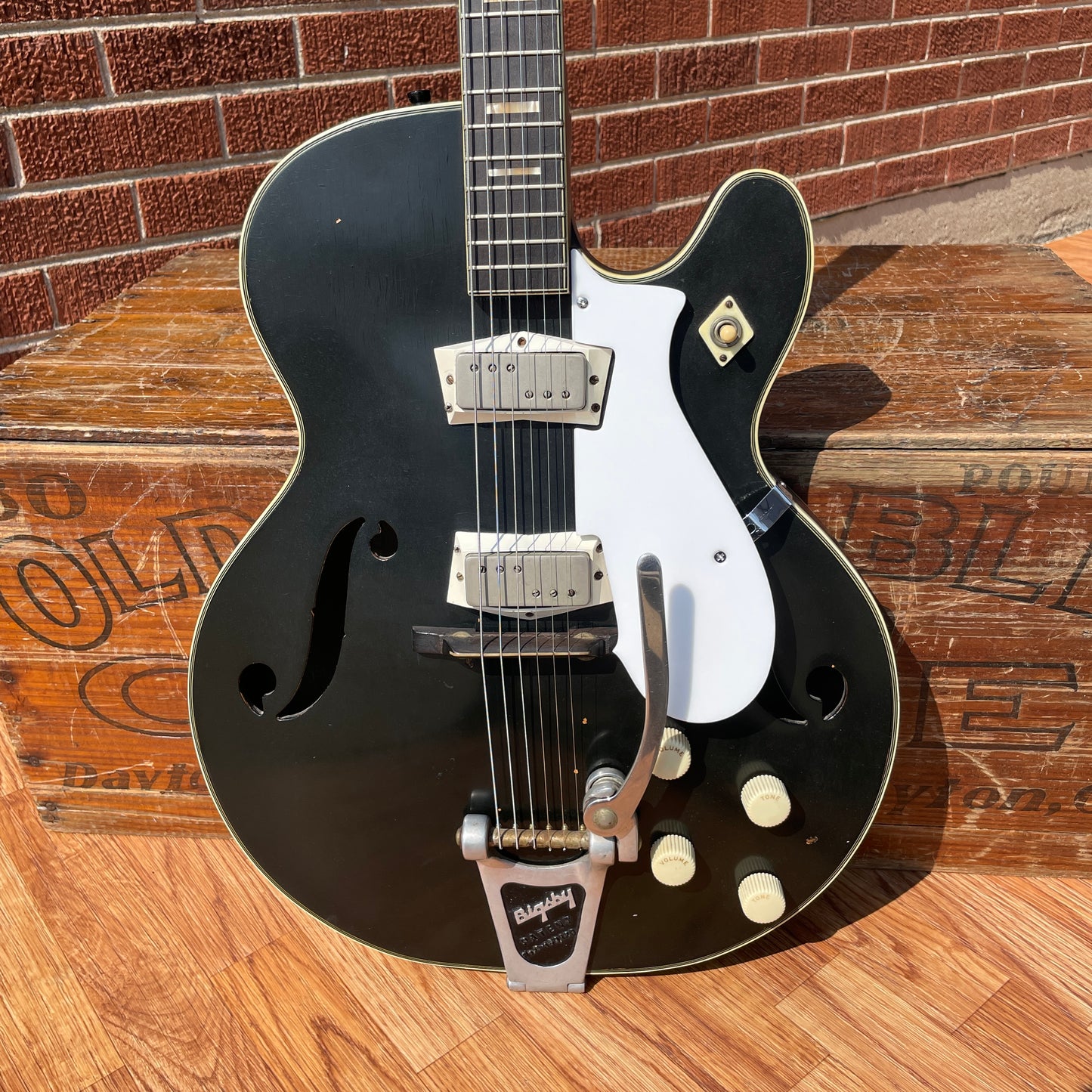 1960s Silvertone Model 1446 Chris Isaak Electric Guitar Black