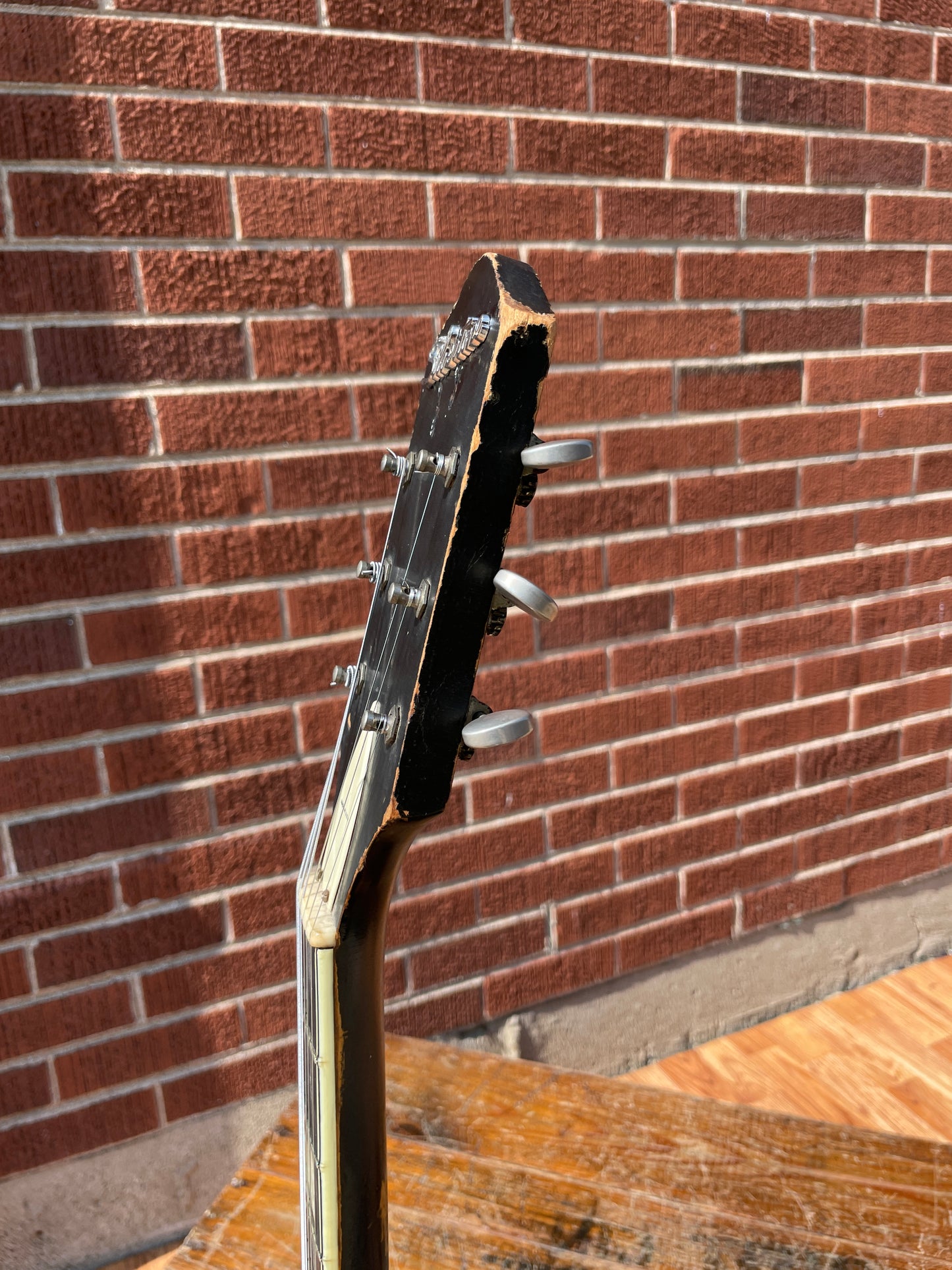 1960s Silvertone Model 1446 Chris Isaak Electric Guitar Black