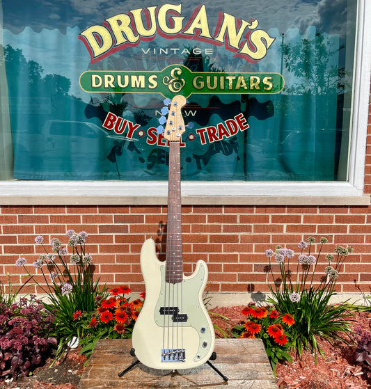 2019 Fender American Professional Precision Bass V 5-String Olympic White w/ OHSC