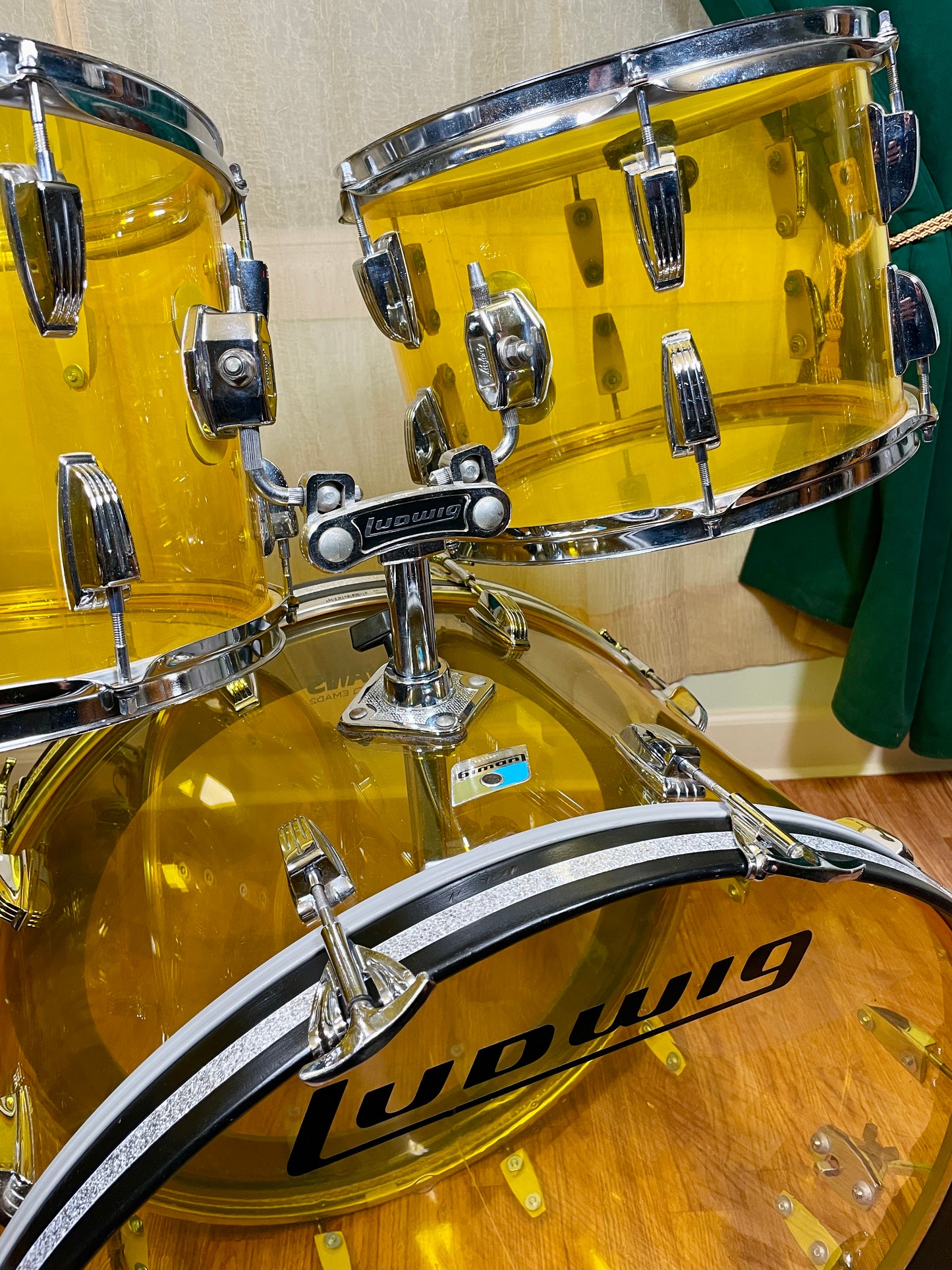 1970s Ludwig Yellow Vistalite Drum Set 24/13/14/16/18 w/ 5x14 Snare Drum