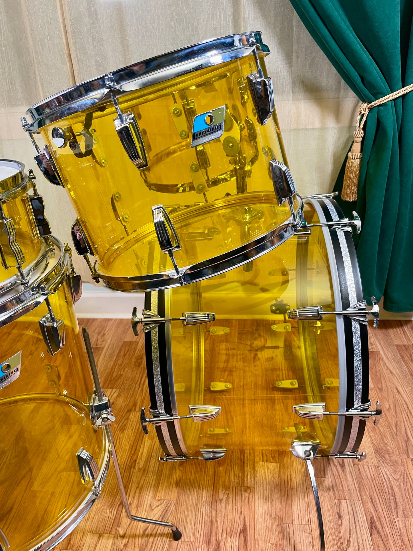 1970s Ludwig Yellow Vistalite Drum Set 24/13/14/16/18 w/ 5x14 Snare Drum