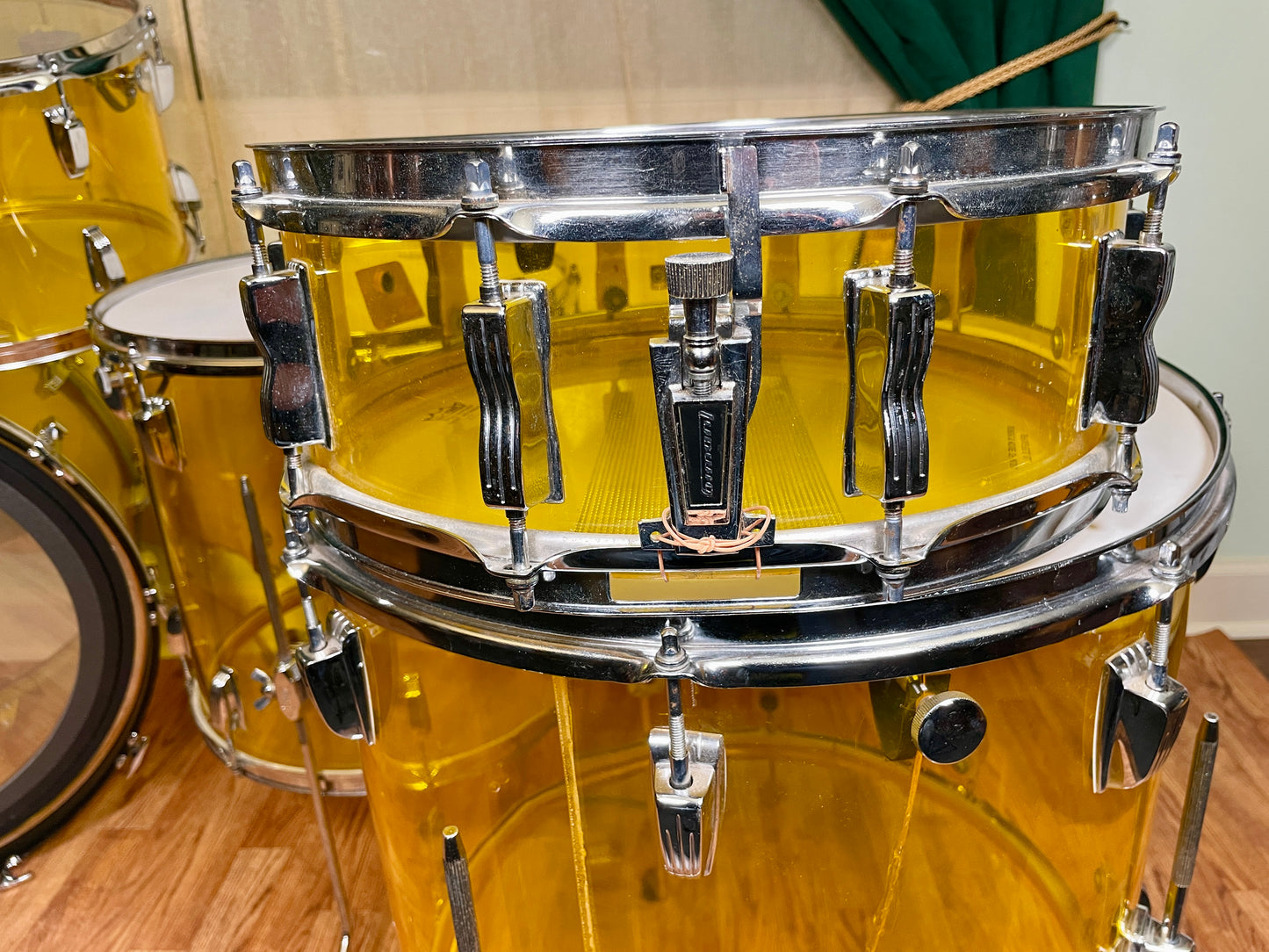 1970s Ludwig Yellow Vistalite Drum Set 24/13/14/16/18 w/ 5x14 Snare Drum