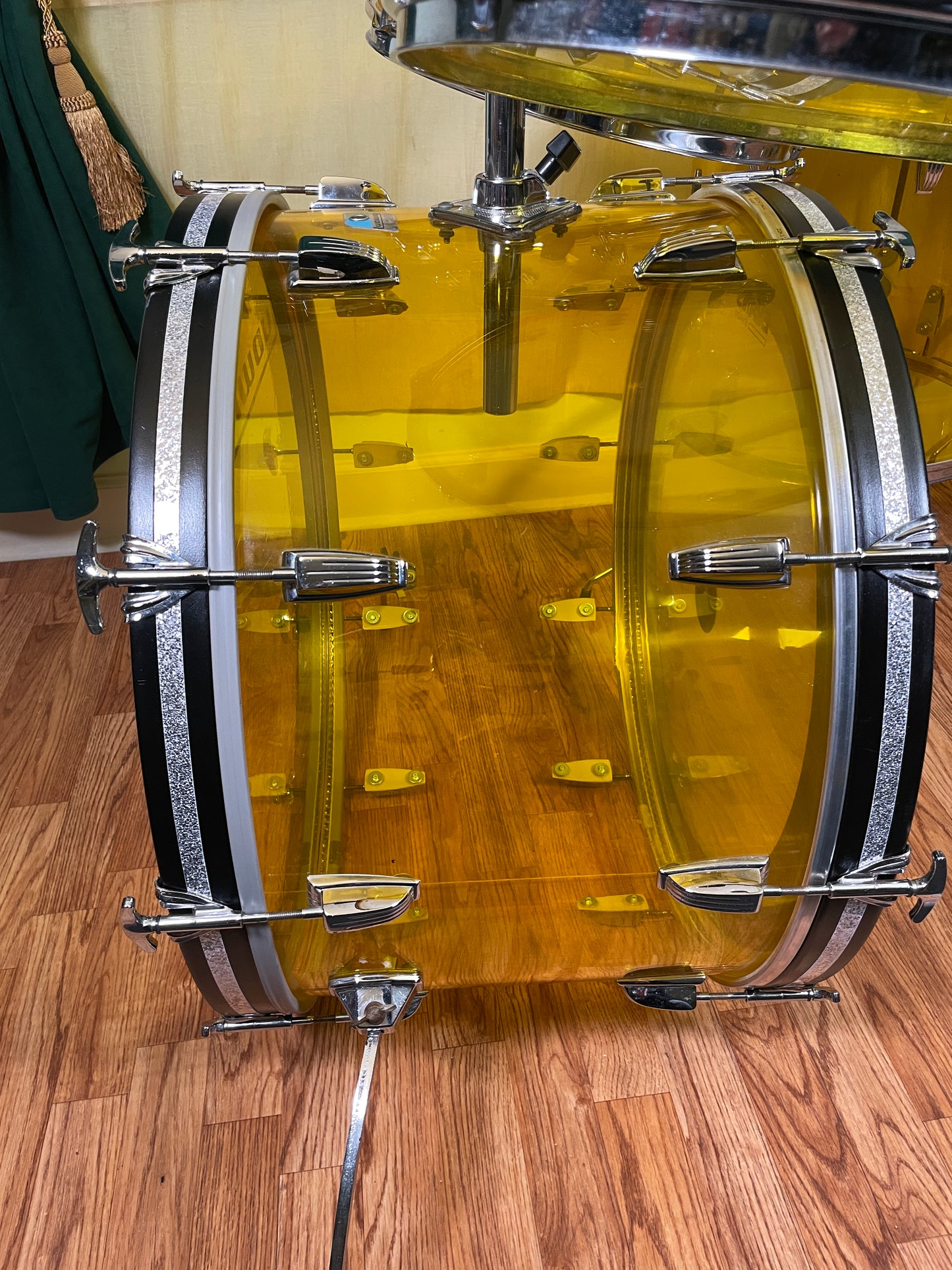 1970s Ludwig Yellow Vistalite Drum Set 24/13/14/16/18 w/ 5x14 Snare Drum