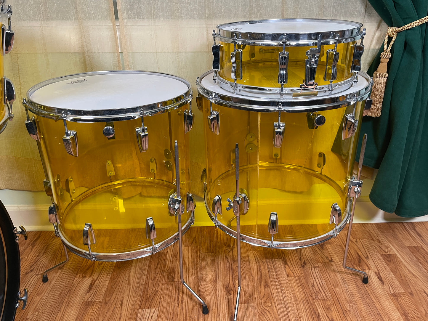1970s Ludwig Yellow Vistalite Drum Set 24/13/14/16/18 w/ 5x14 Snare Drum