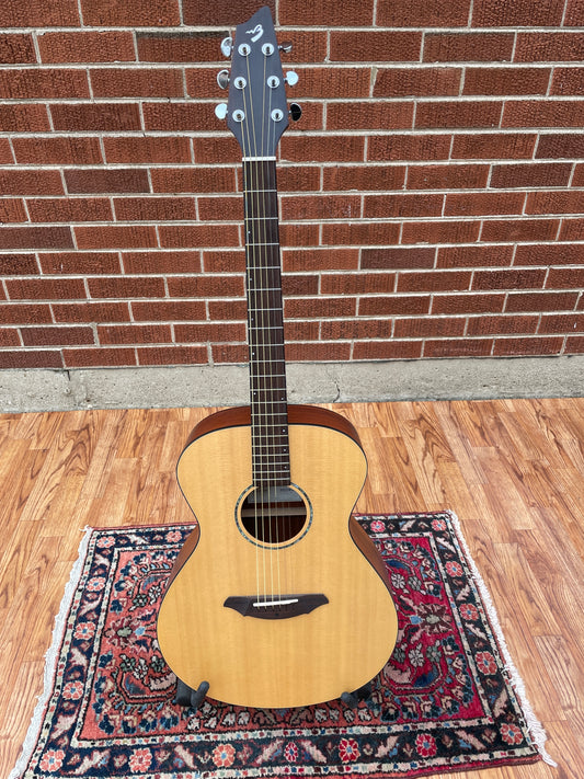 Breedlove AC200/SM Atlas Series Concert Acoustic Guitar Natural w/ Hardshell Case