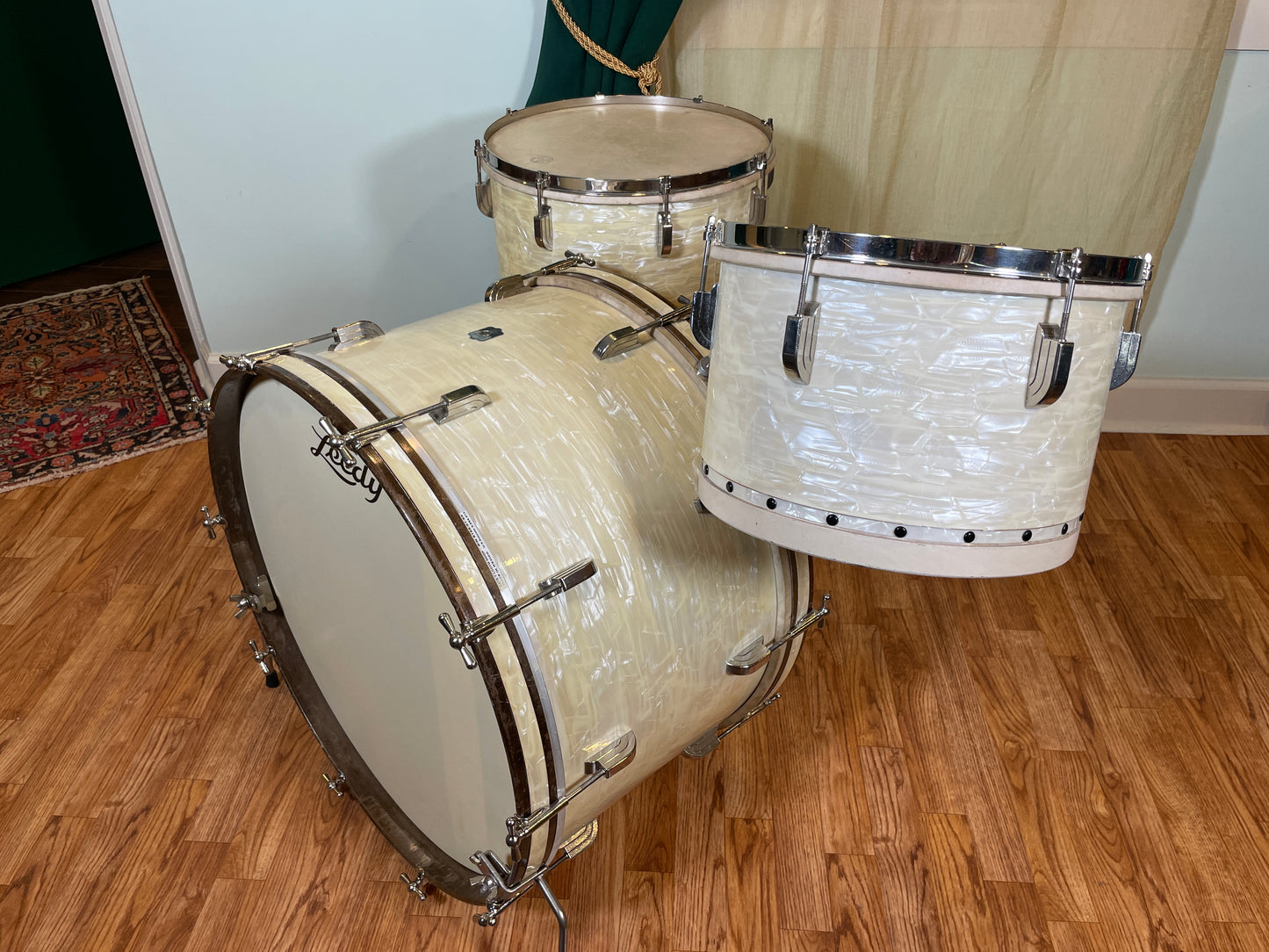 1940s Leedy Drum Set White Marine Pearl 24/13/16