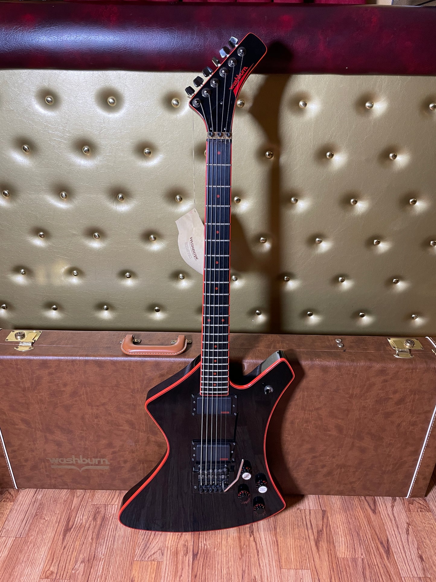 1984 Washburn A-10V Black & Red w/ OHSC A-10VB