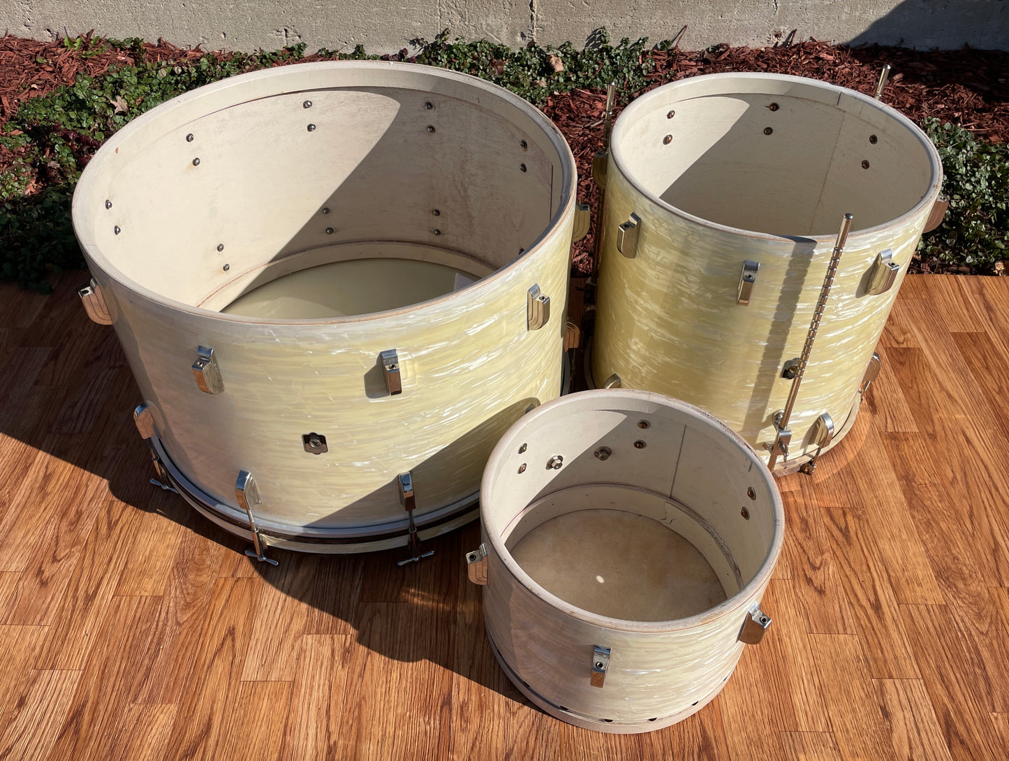 1940s Leedy Drum Set White Marine Pearl 24/13/16