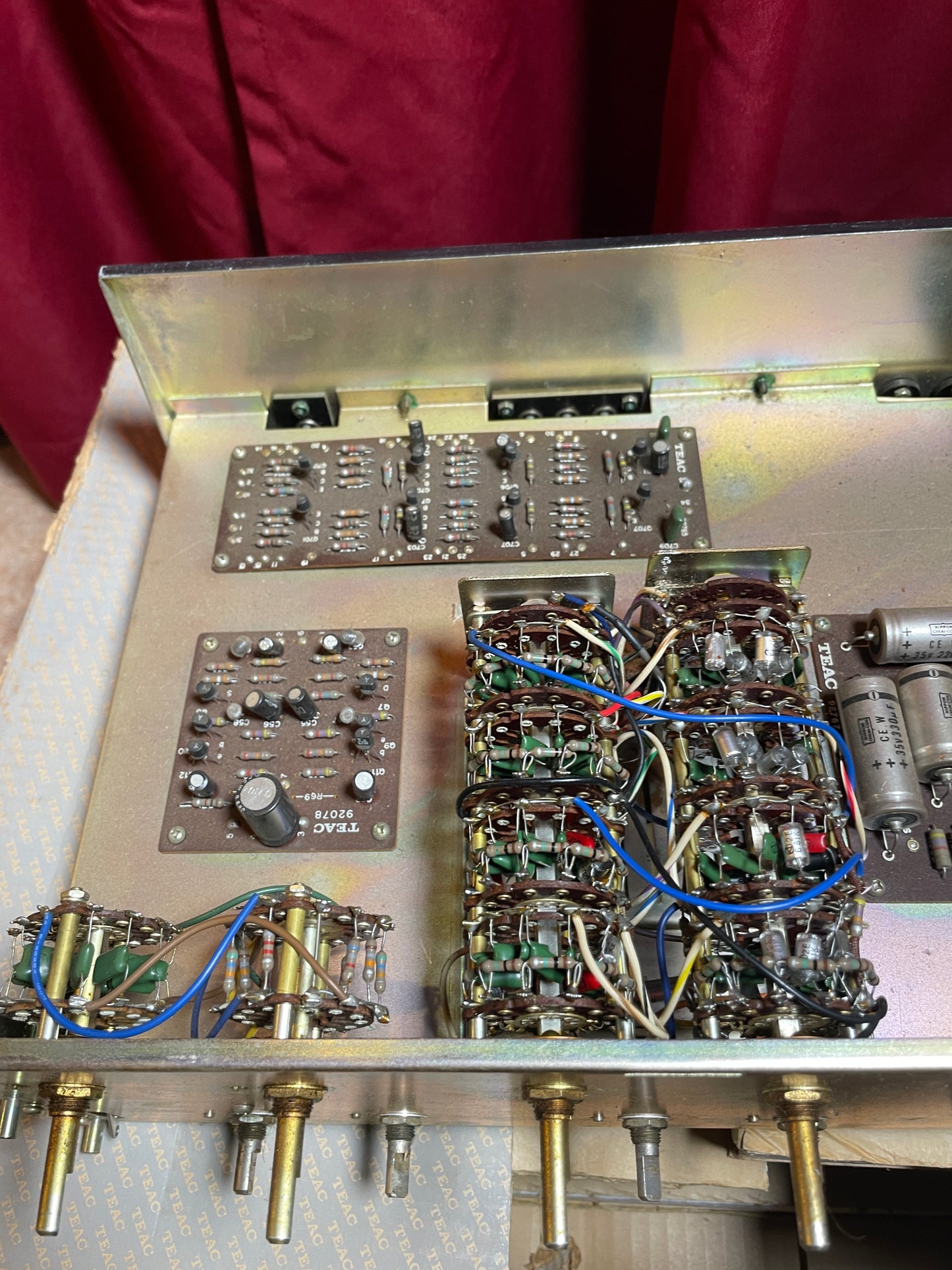 TEAC Consort Series AF-201 Multi-Channel Filter Unit 3-Way / 2-Way Crossover