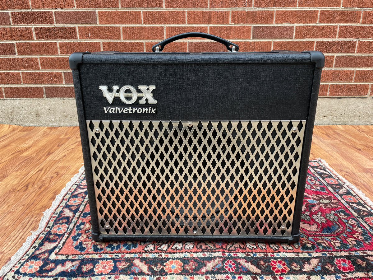 Vox AD30VT Valvetronix Guitar Combo Amplifier w/ Effects 