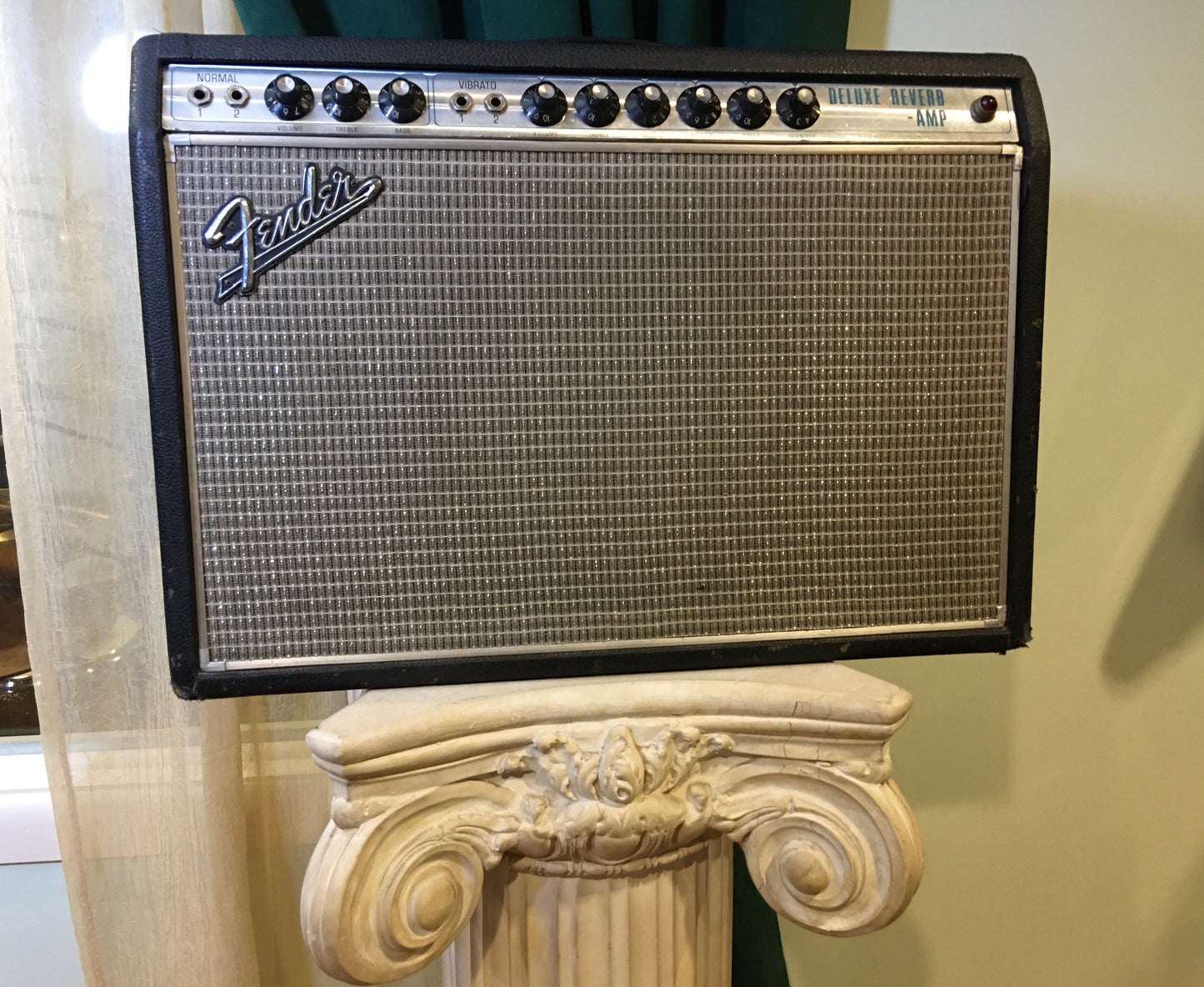 1969 Fender Deluxe Reverb Guitar Amplifier AB763