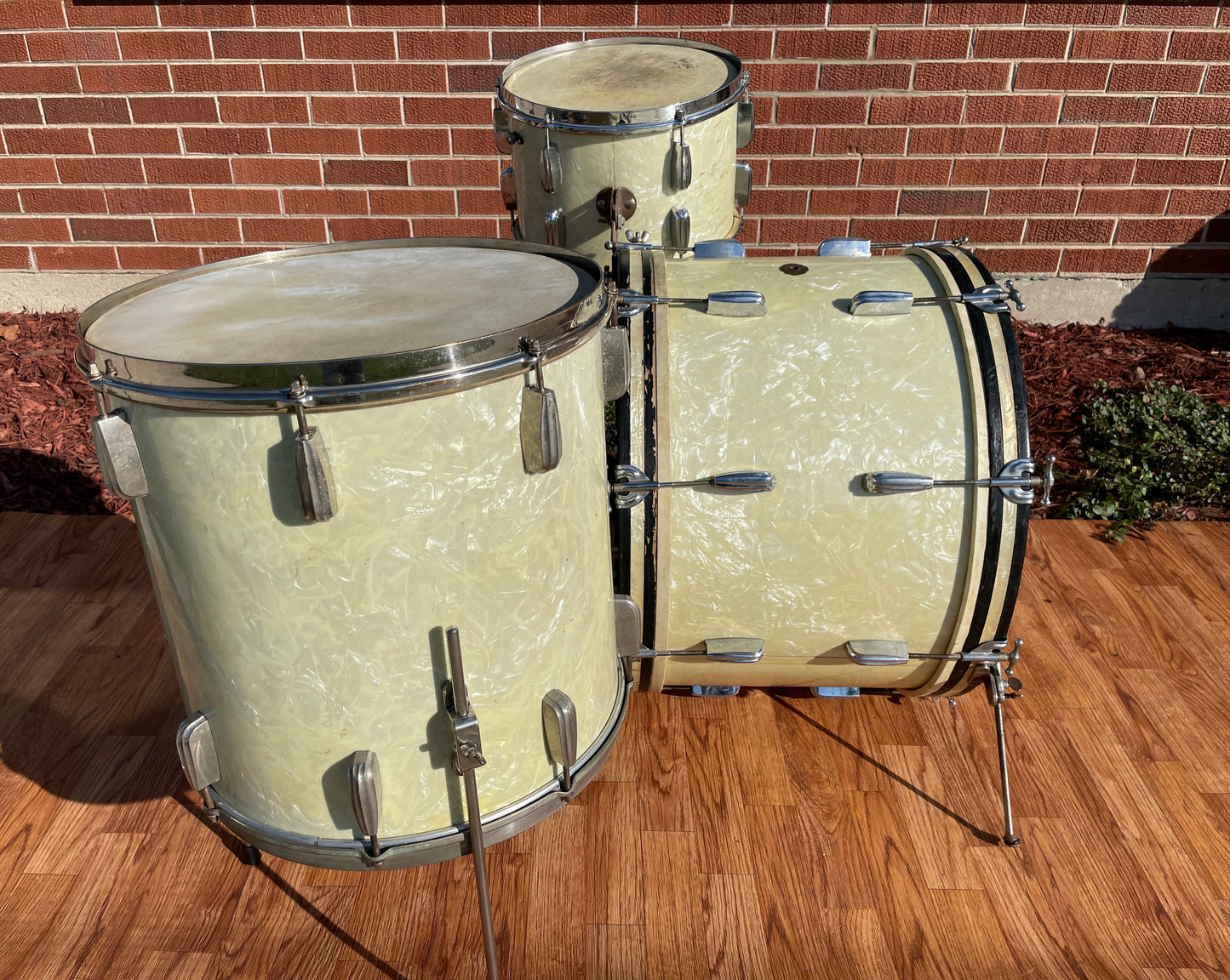 Vintage 1940s Slingerland Radio King Drum Set White Marine Pearl Cloud Badge *Video Demo*