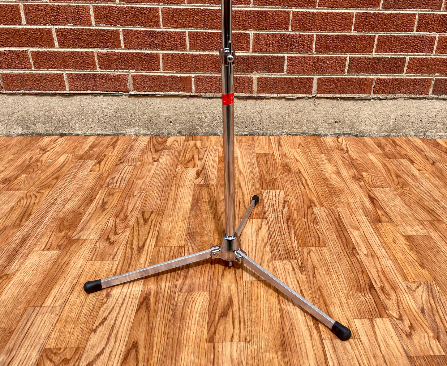 1970s Slingerland 33F Flush Base Straight Cymbal Stand Red Label Flat Base