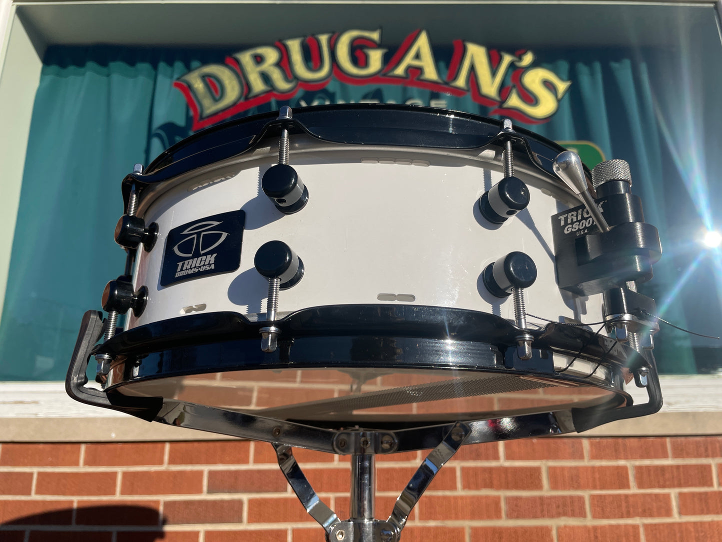 Trick 5x14 RPM Vented Aluminum Snare Drum White & Black w/ GS007 Throw-Off