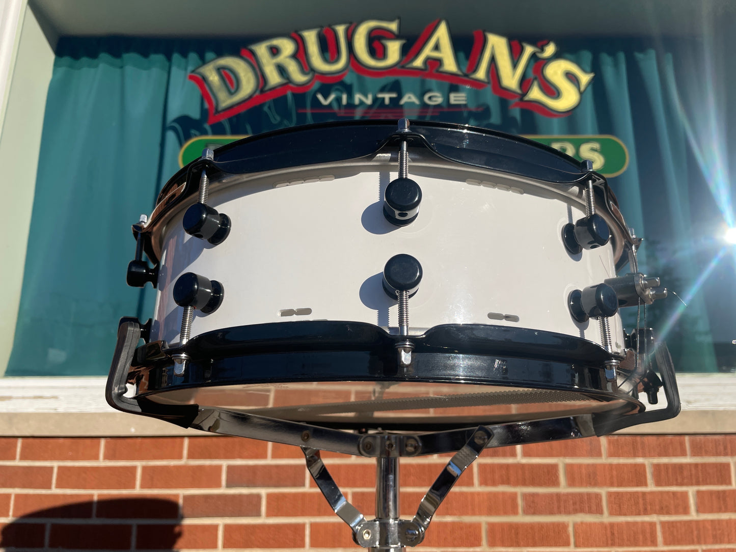Trick 5x14 RPM Vented Aluminum Snare Drum White & Black w/ GS007 Throw-Off