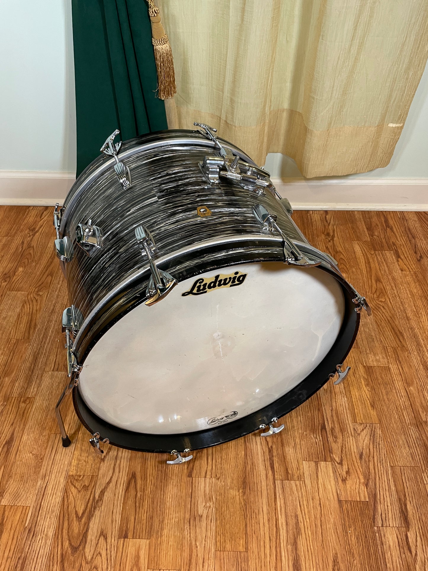 1966 Ludwig 14x20 Down Beat Bass Drum Oyster Black Pearl