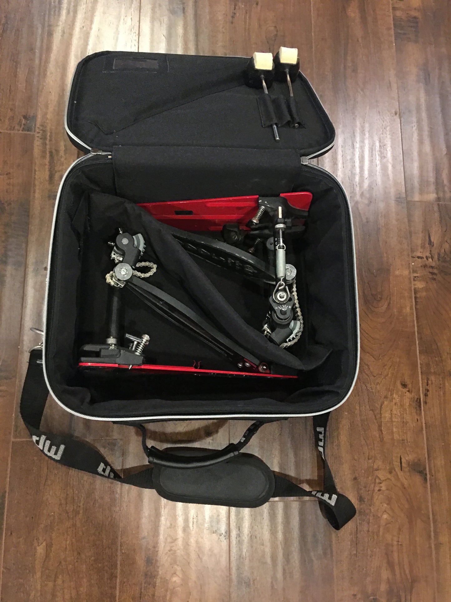 dw pedal bag DW 5000 Accelerator Double Bass Drum Pedal w/ Original Bag DWCP5002AD3 – Drugan's Drums & Guitars