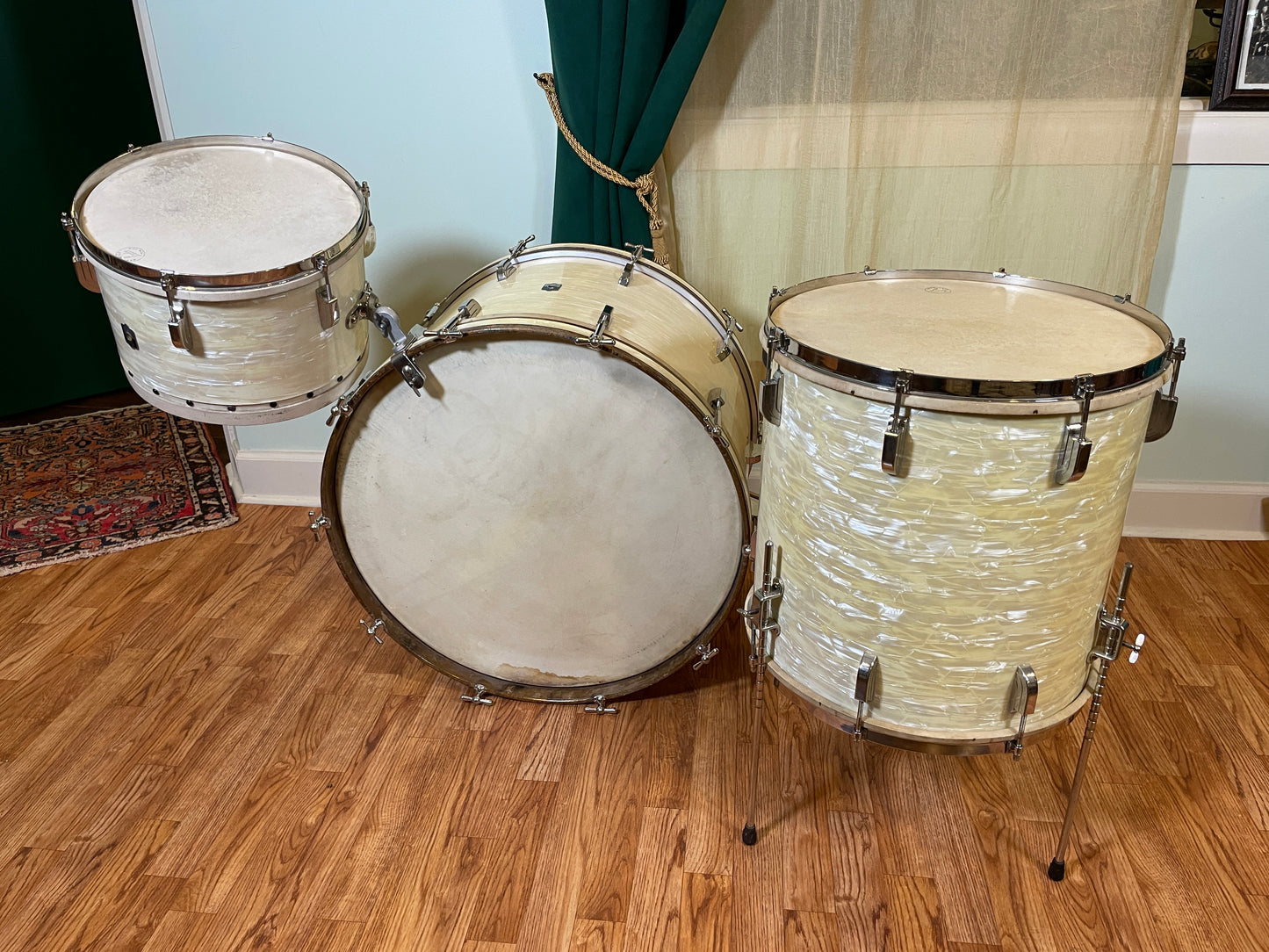 1940s Leedy Drum Set White Marine Pearl 24/13/16