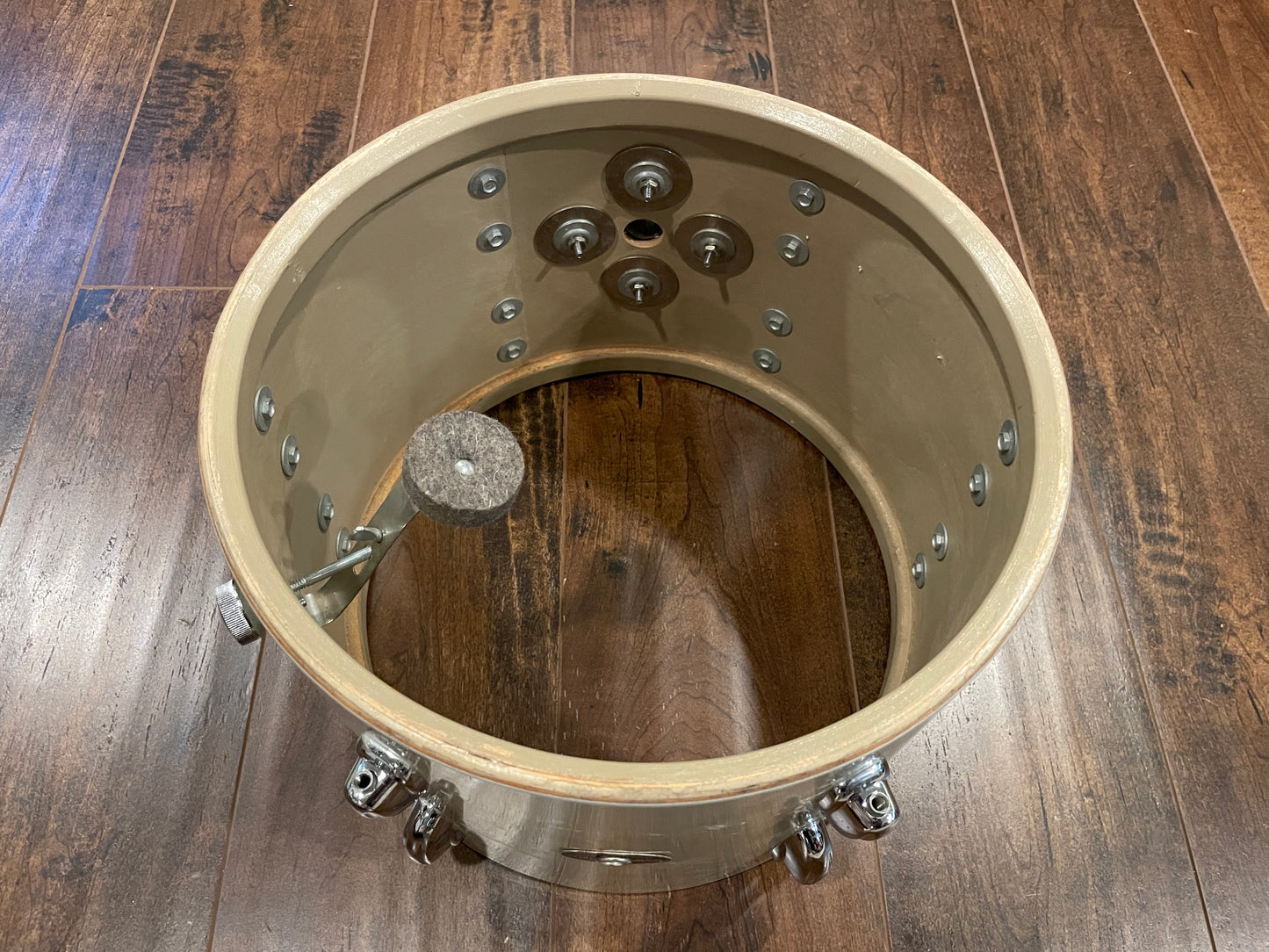 1970s Slingerland 9x13 Tom Drum White Marine Pearl