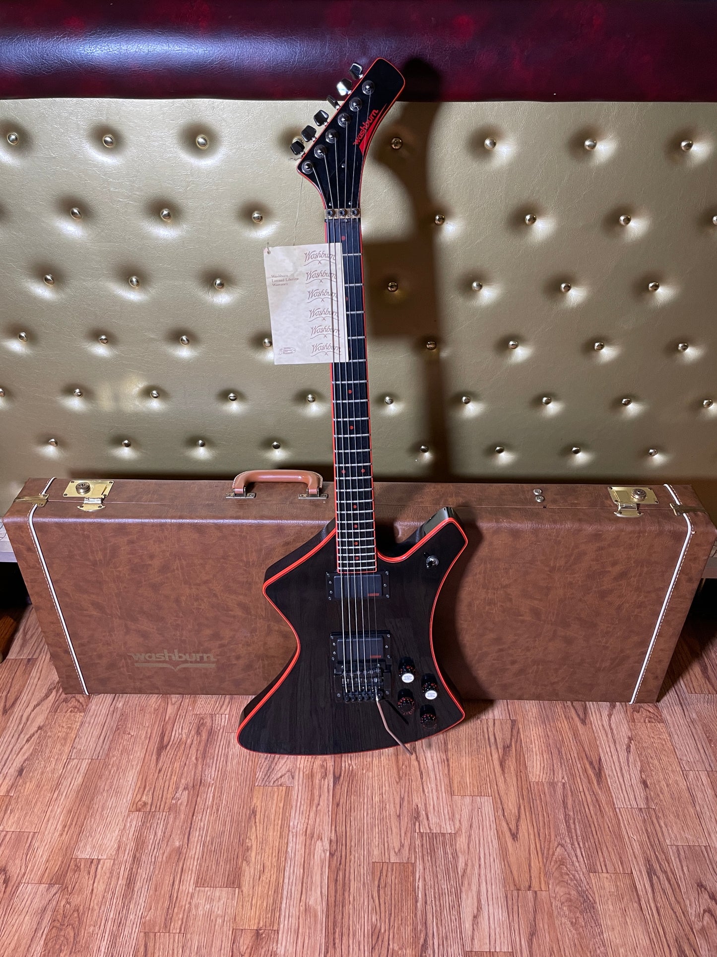 1984 Washburn A-10V Black & Red w/ OHSC A-10VB