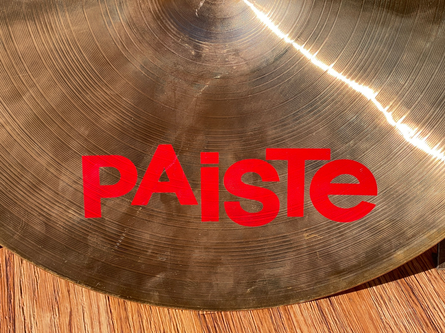 1985 18" Paiste 2002 Medium Crash Cymbal 1532g