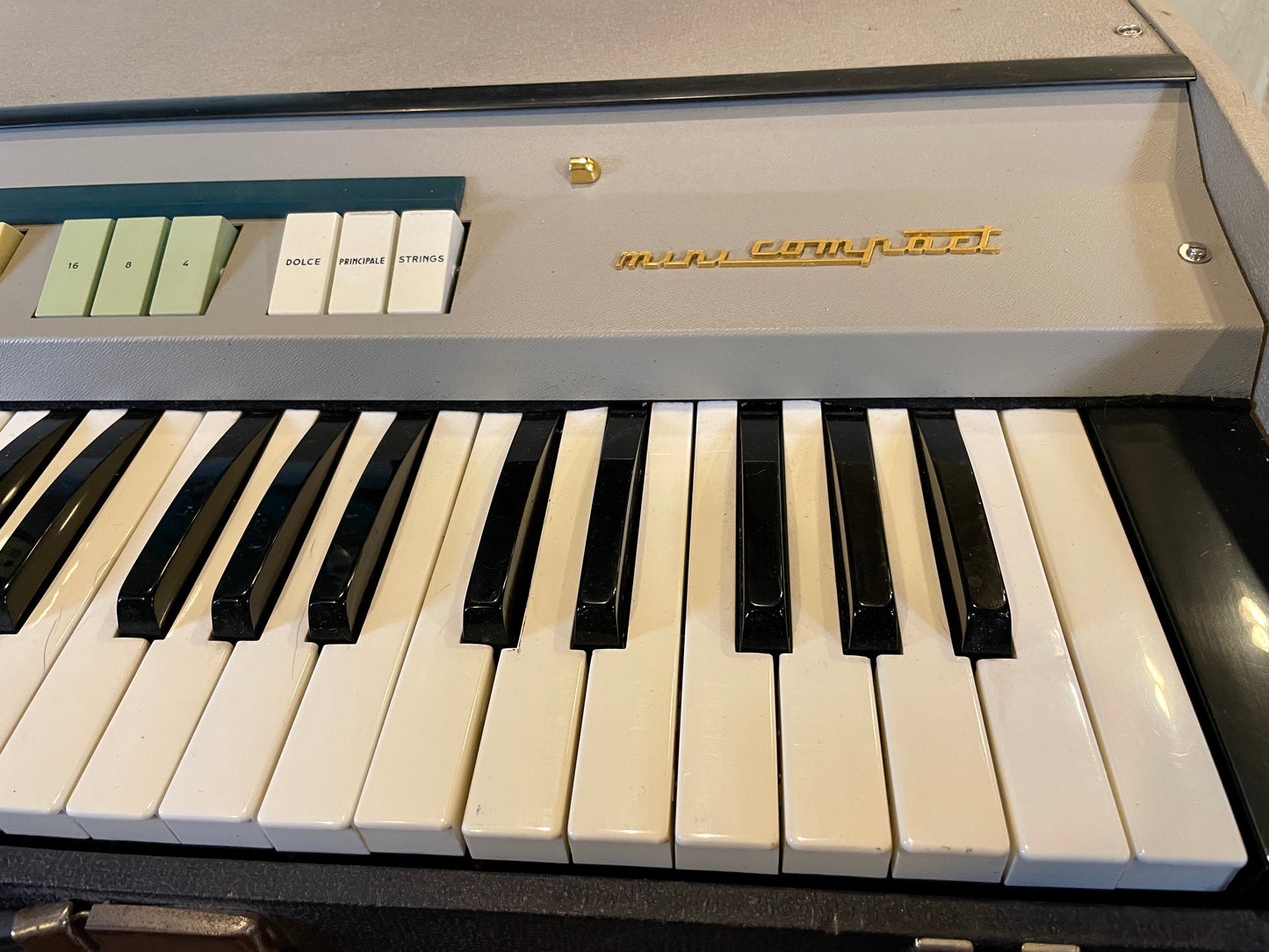 Vintage 1960s Farfisa Mini Compact Electric Organ Keyboard Piano