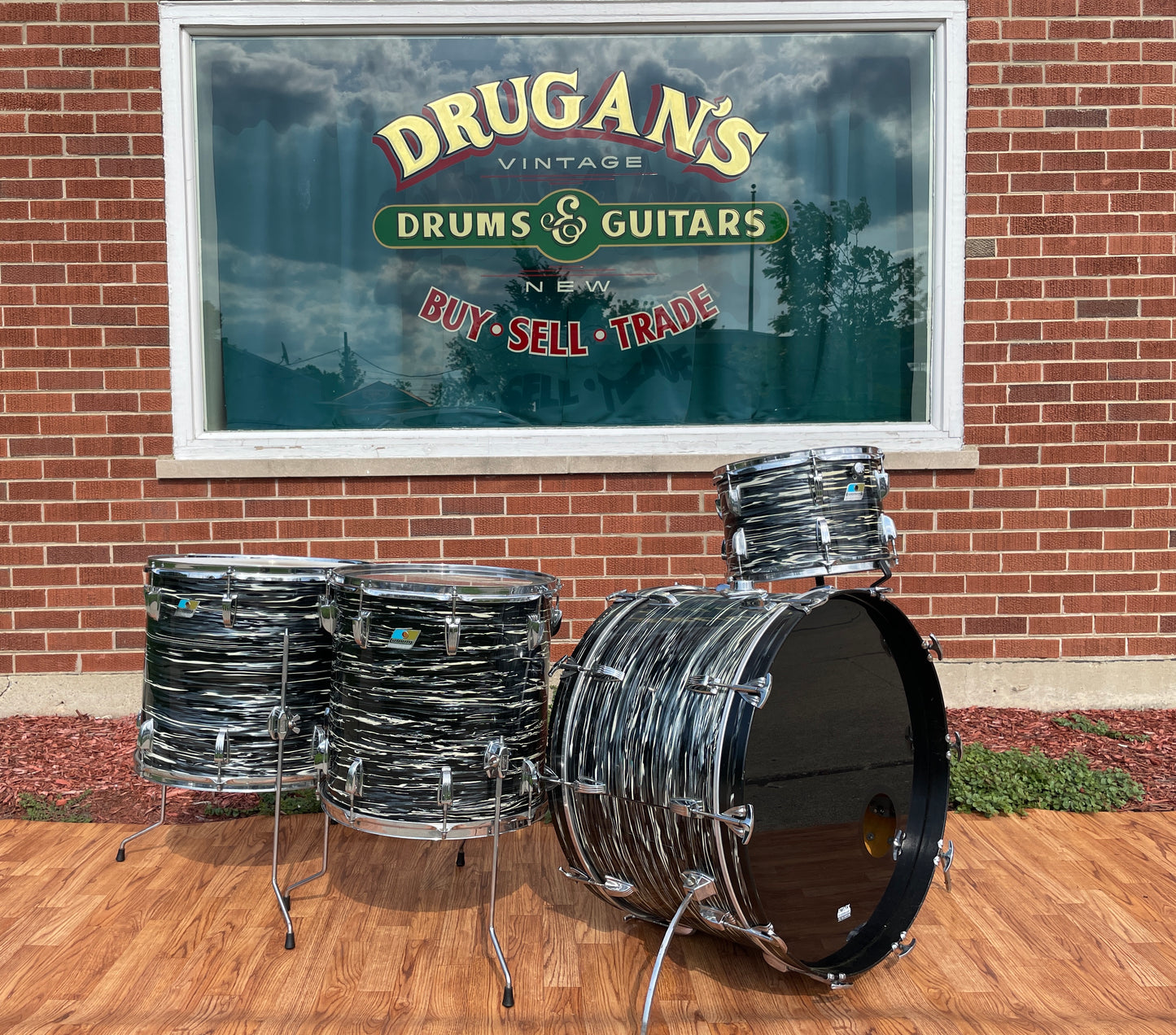 1970s Ludwig Drum Set Oyster Black Pearl 24/13/16/18
