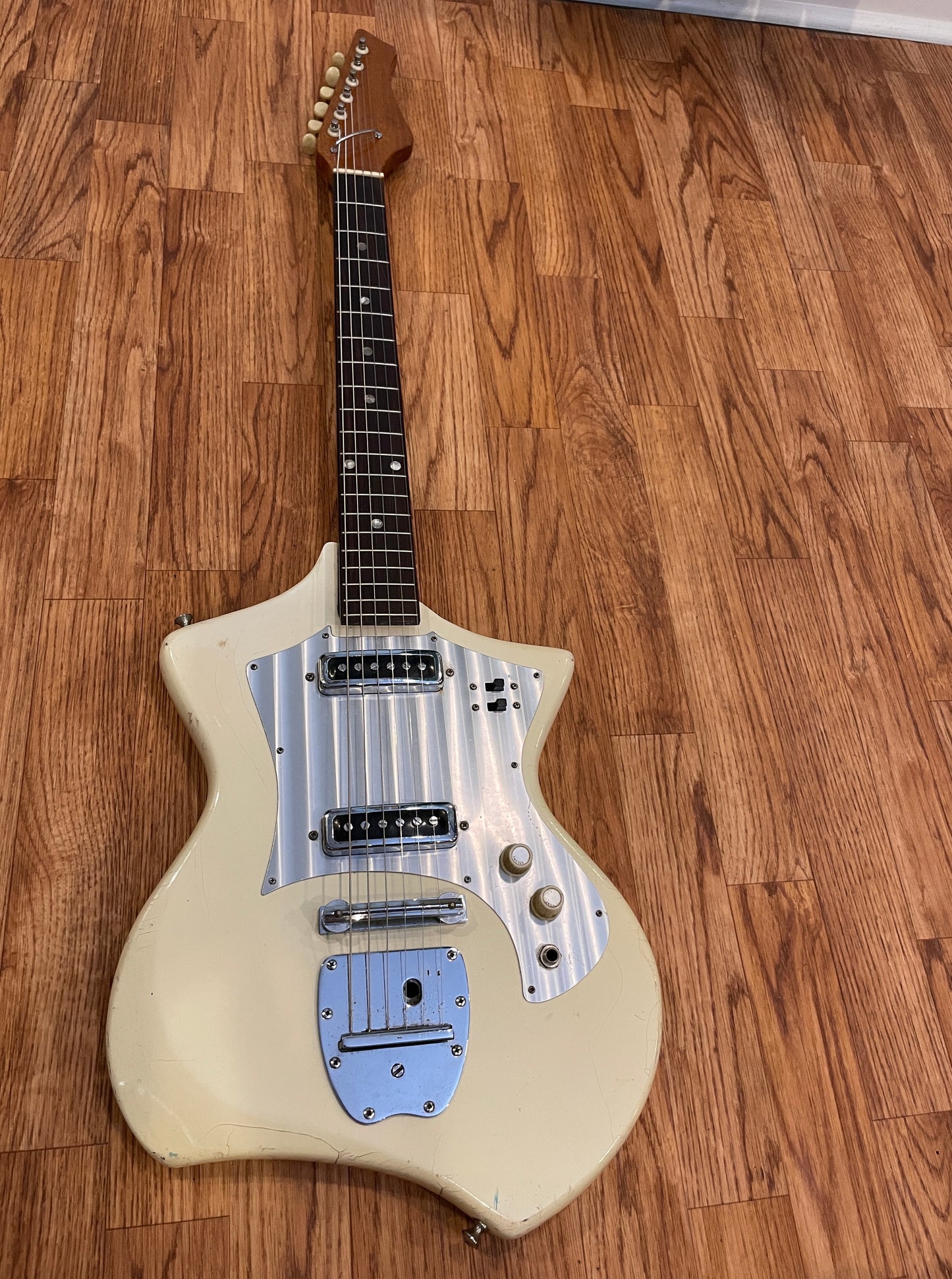 1960s Teisco Del Rey / Kingston 2pu Short Scale Electric Guitar White