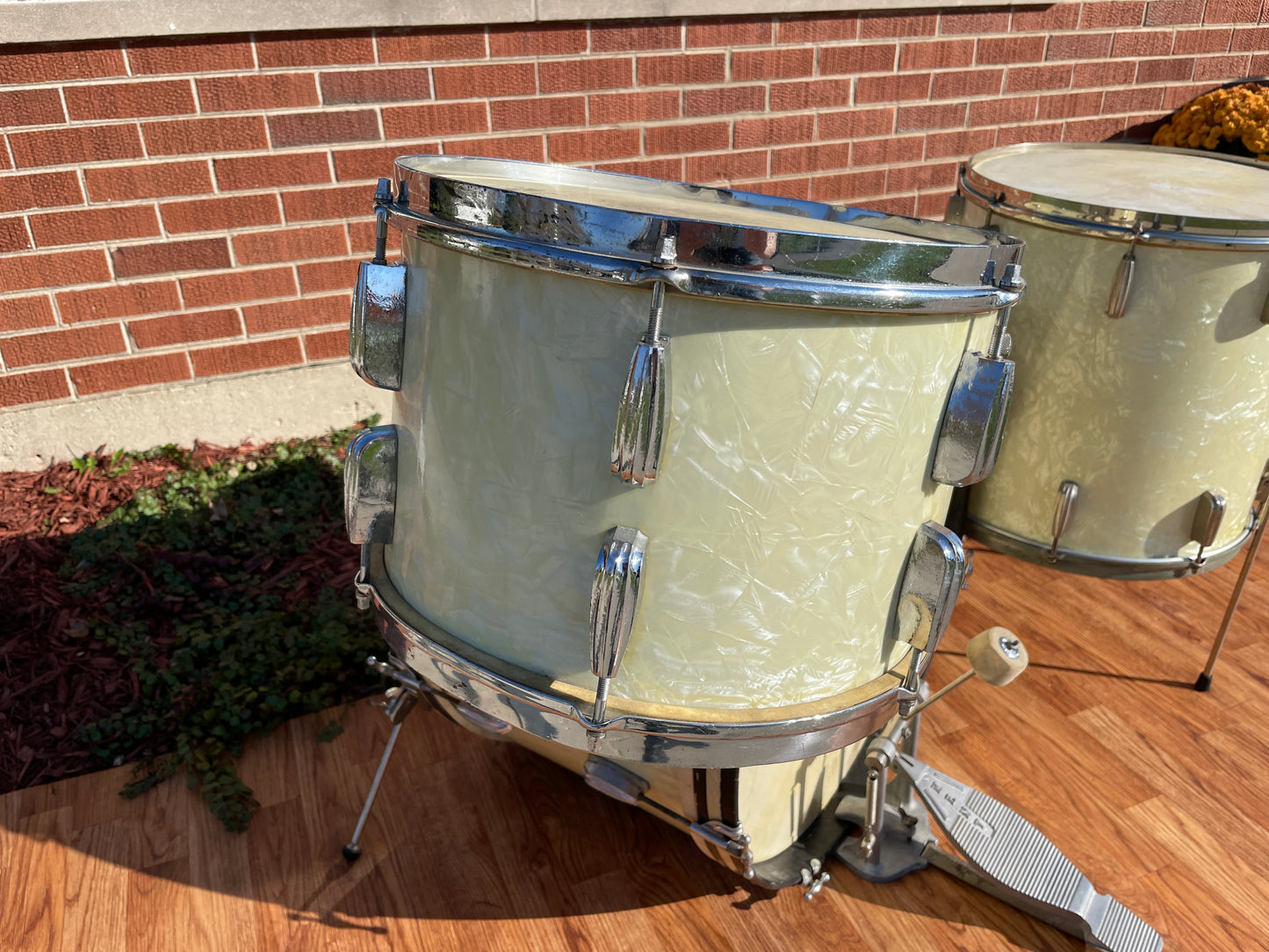 Vintage 1940s Slingerland Radio King Drum Set White Marine Pearl Cloud Badge *Video Demo*
