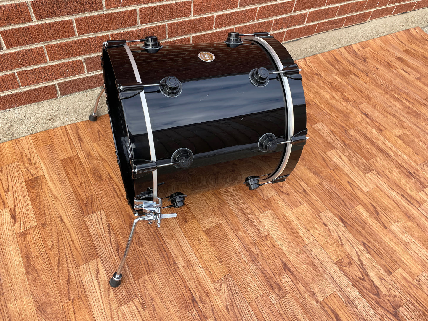 2004 DW 16x18 Virgin Bass Drum Black Lacquer Drum Workshop Collector's Series