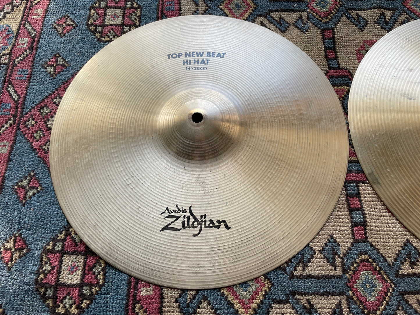 14" Zildjian A New Beat Hi-Hat Cymbal Pair 1046g/1408g *Video Demo*