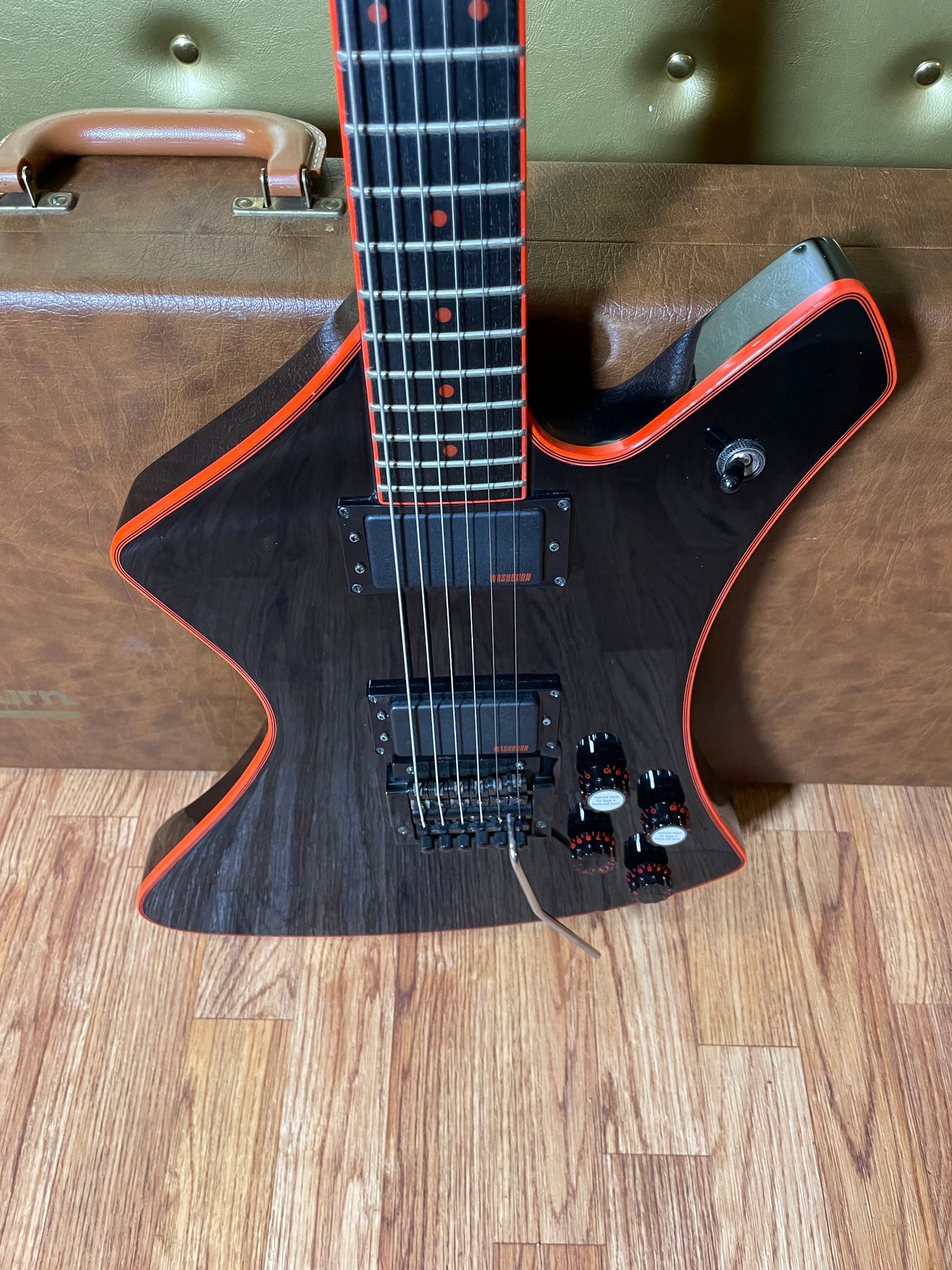 1984 Washburn A-10V Black & Red w/ OHSC A-10VB