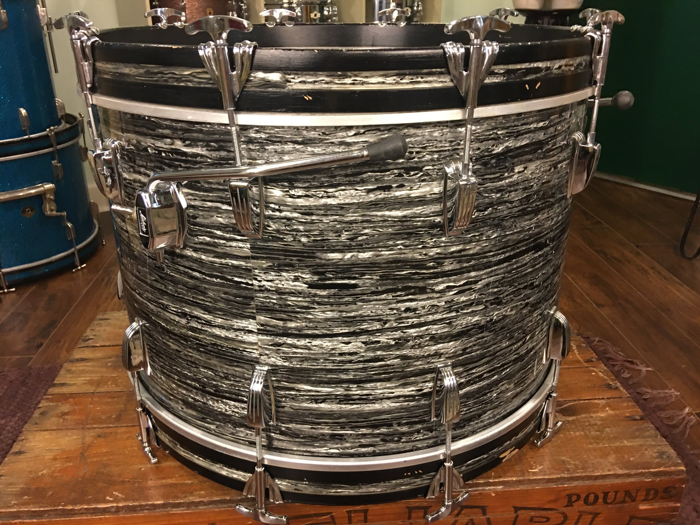 1967 Ludwig 14x22 Oyster Black Pearl Hollywood Bass Drum
